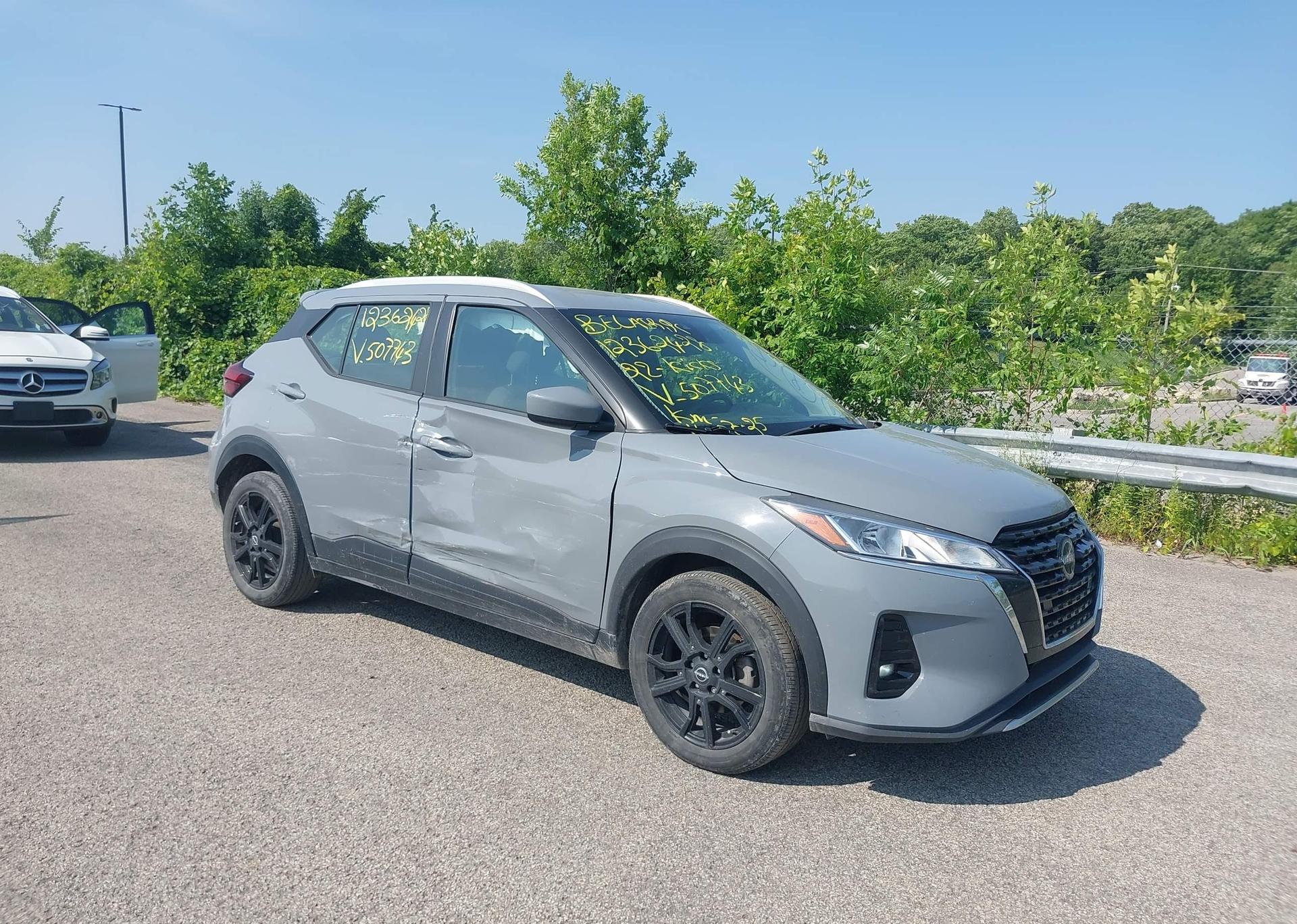 2022 NISSAN KICKS