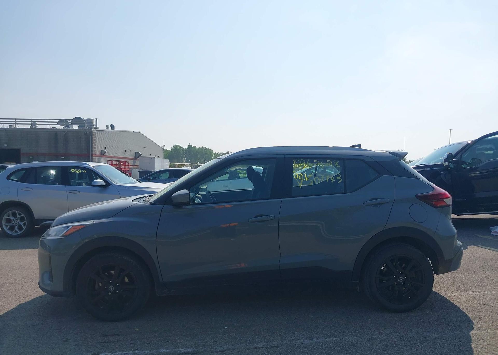 2022 NISSAN KICKS