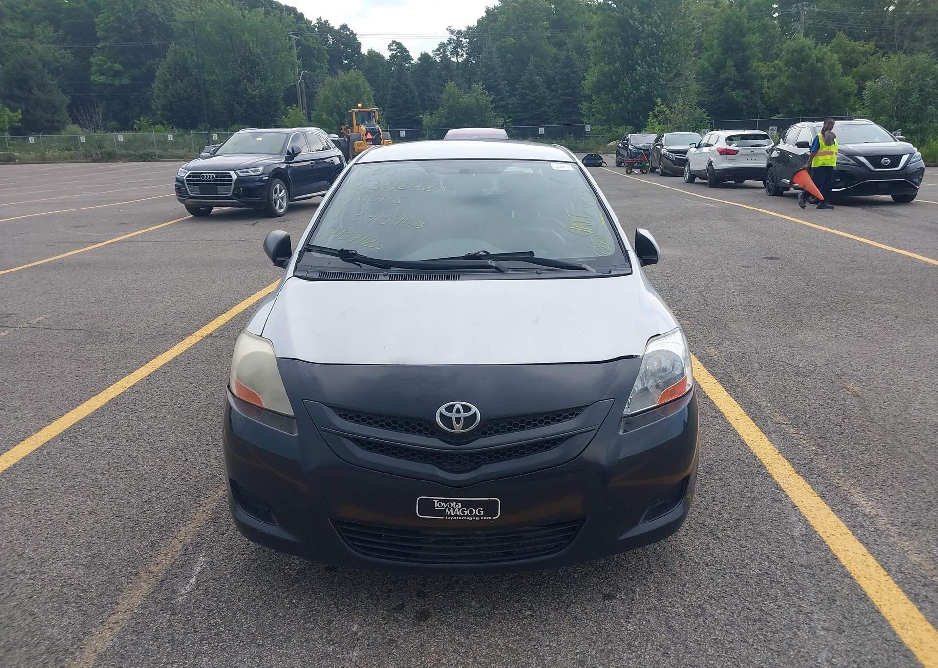 2010 TOYOTA YARIS