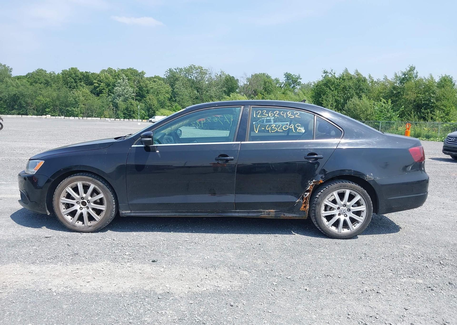 2013 VOLKSWAGEN JETTA SEL
