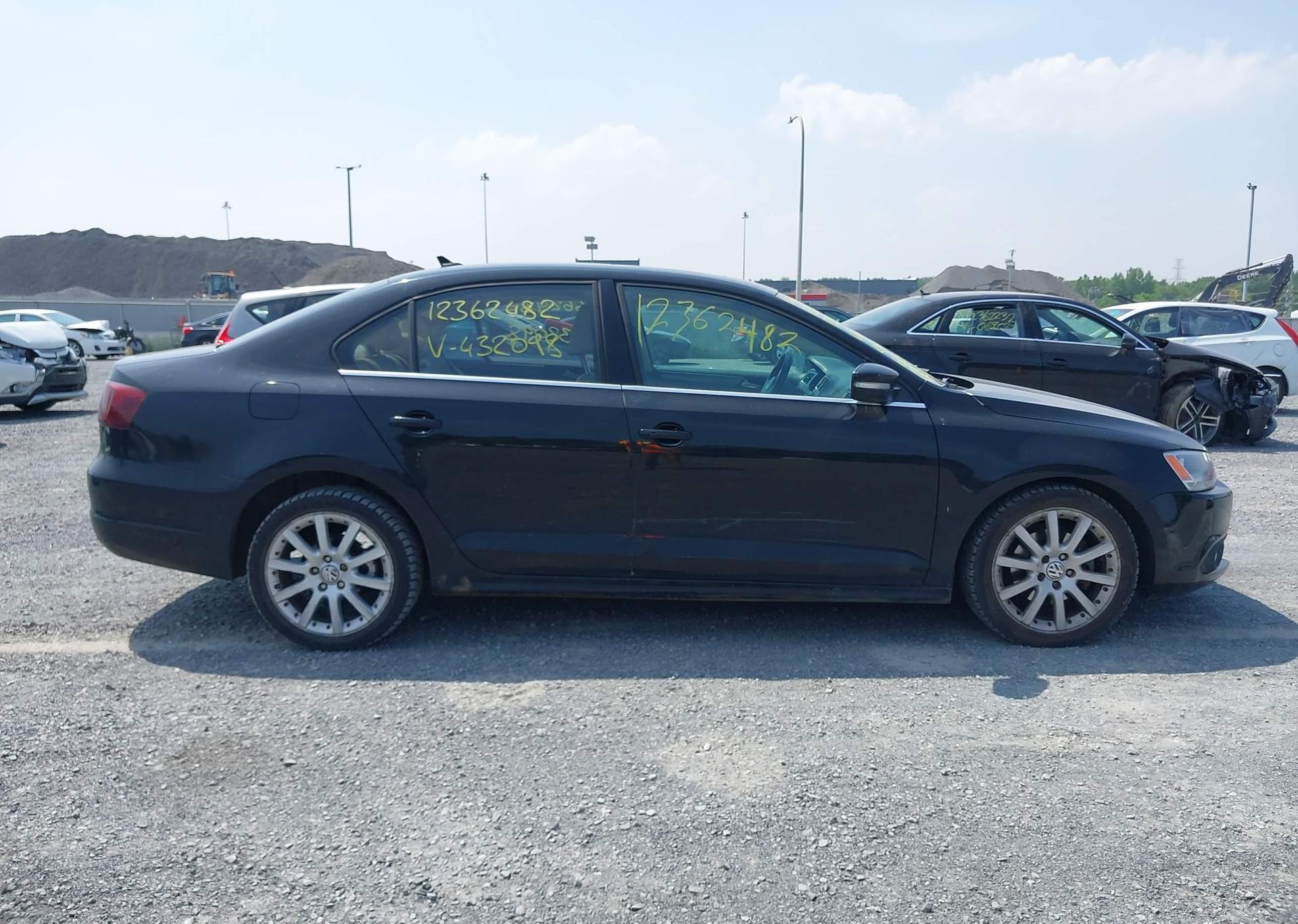 2013 VOLKSWAGEN JETTA SEL