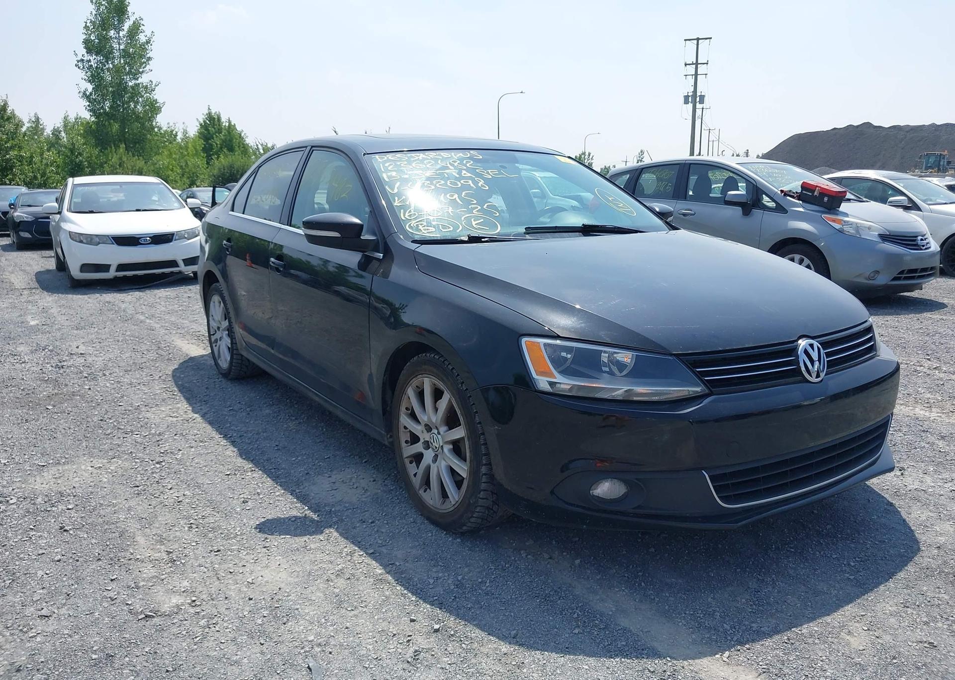 2013 VOLKSWAGEN JETTA SEL