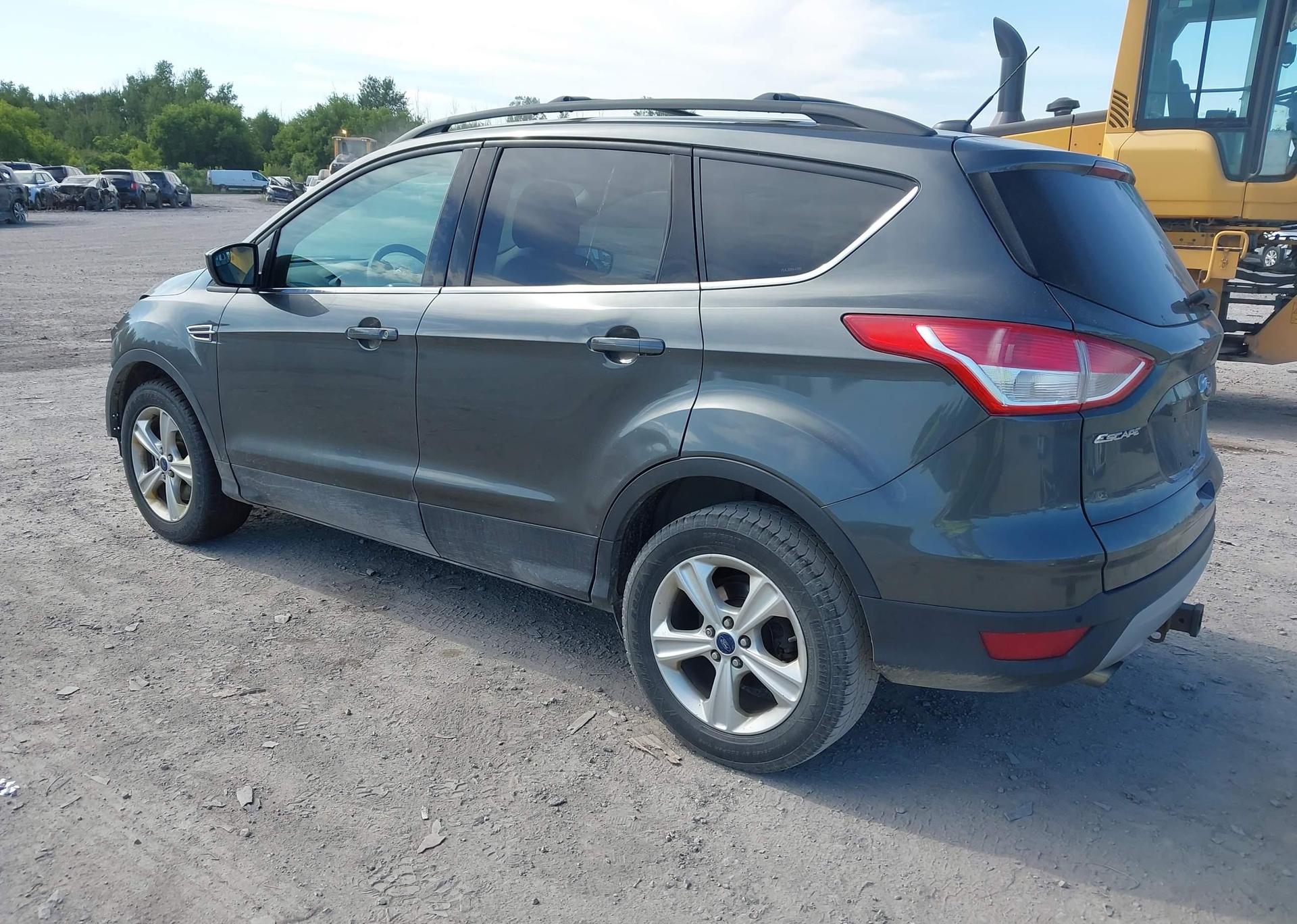 2016 FORD ESCAPE SE