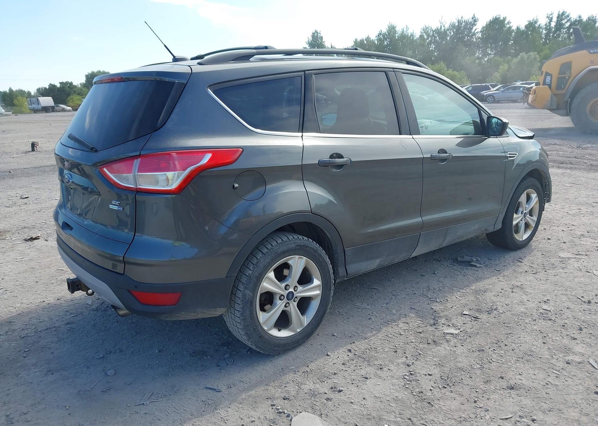 2016 FORD ESCAPE SE