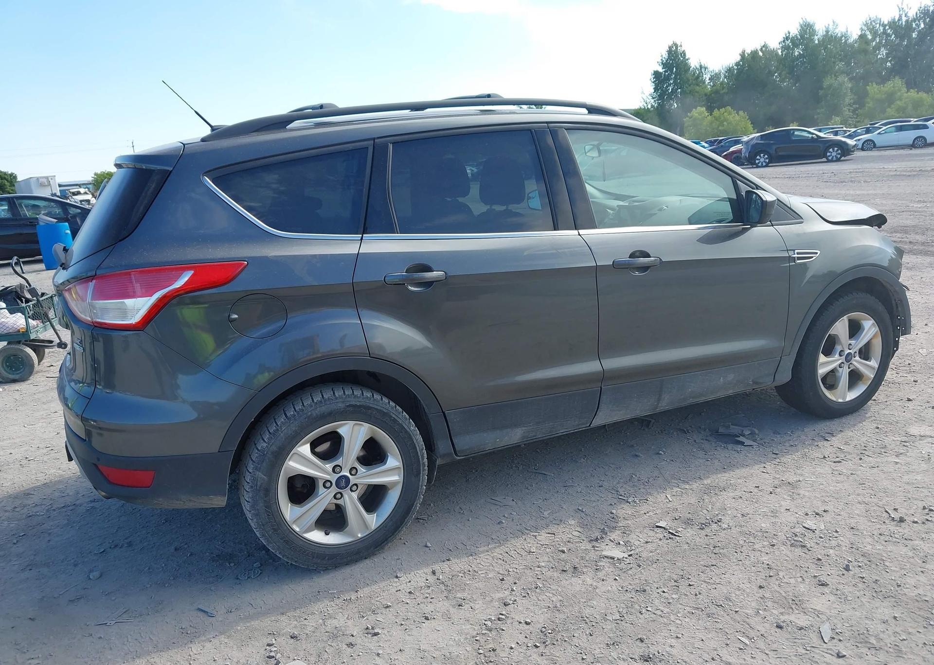 2016 FORD ESCAPE SE