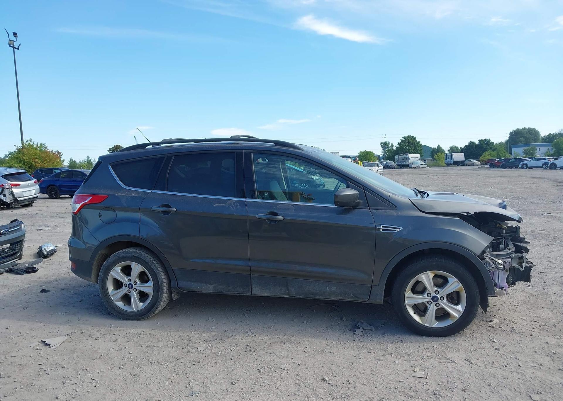 2016 FORD ESCAPE SE
