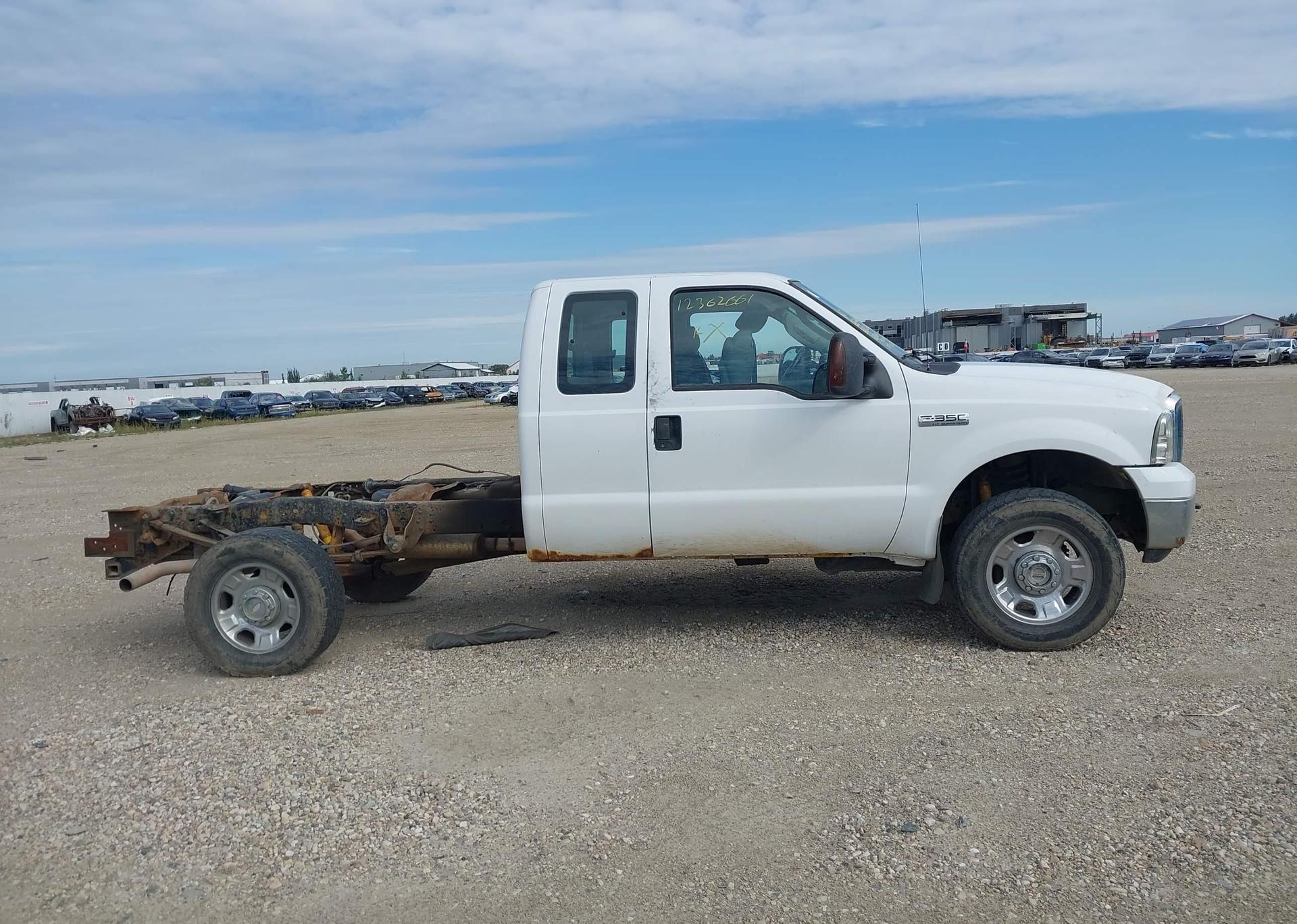 2006 FORD F-350 LARIAT