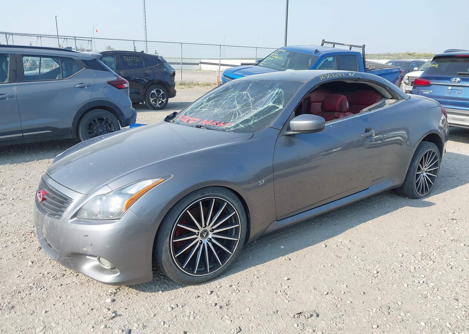 2015 INFINITI Q60 PREMIER EDITION