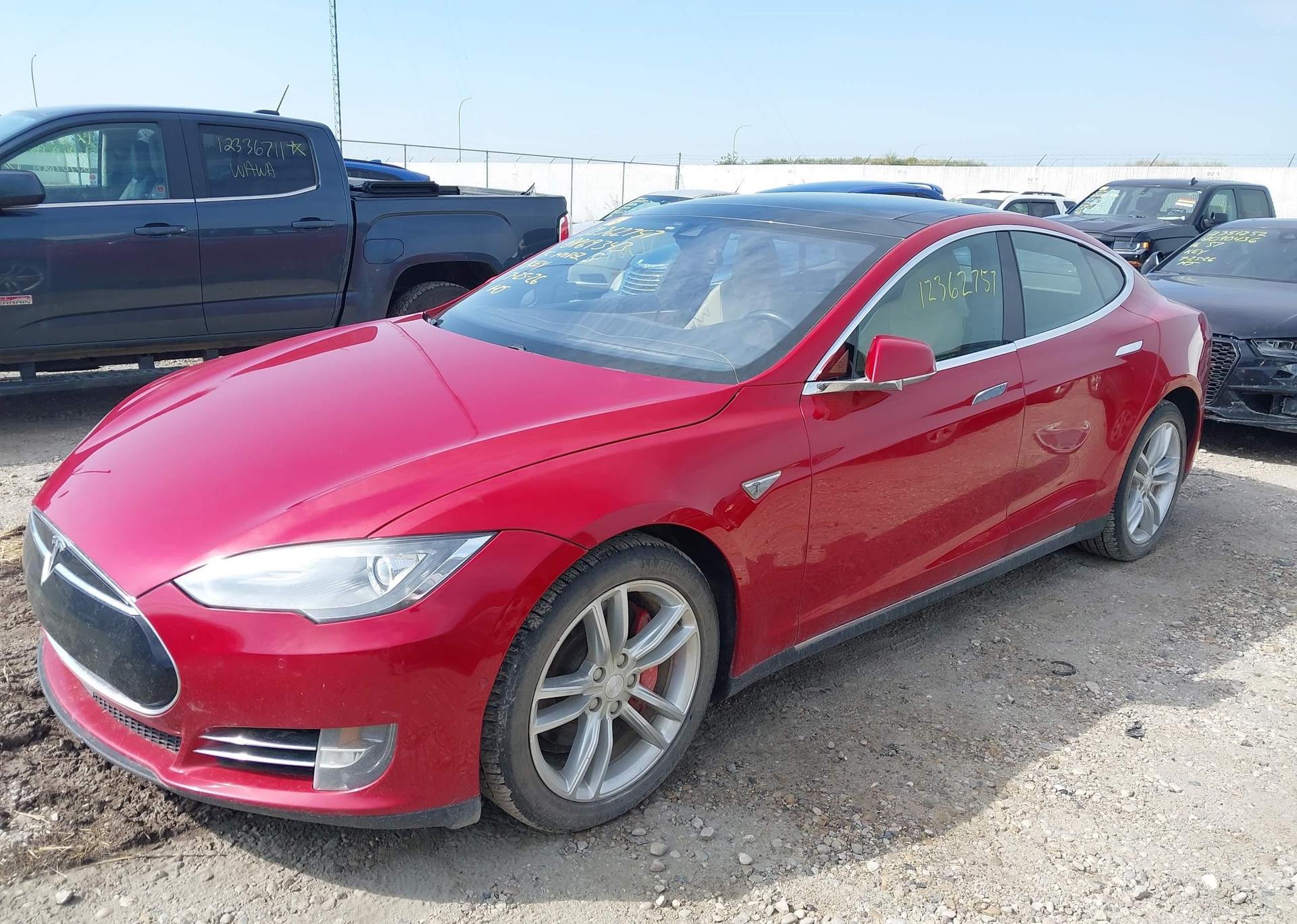 2015 TESLA Model S 85D