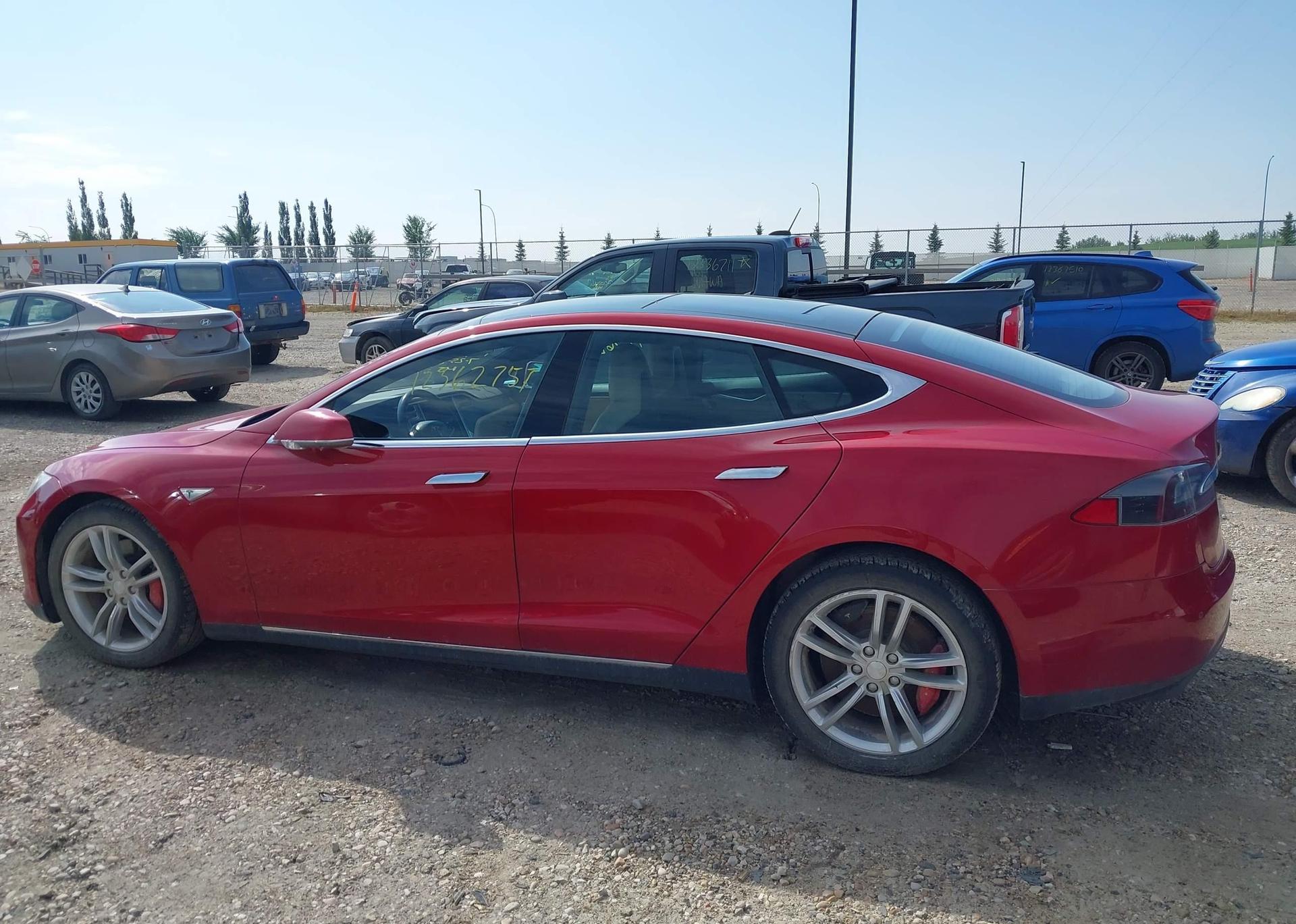 2015 TESLA Model S 85D