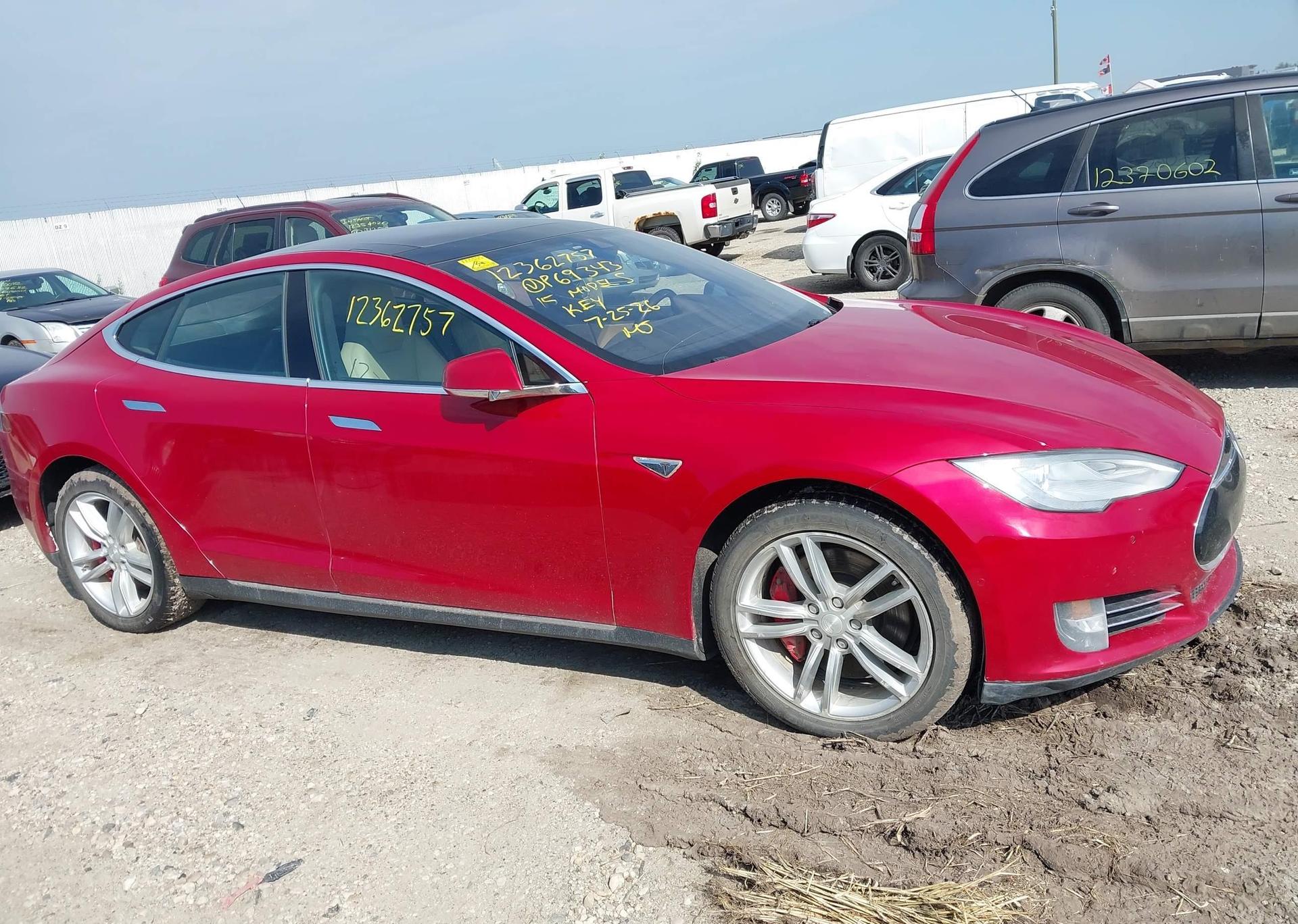 2015 TESLA Model S 85D