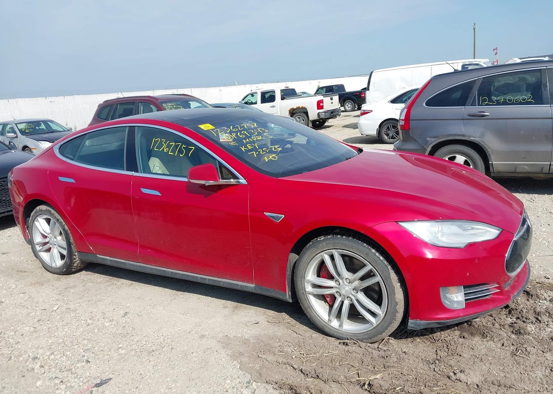 2015 TESLA Model S 85D