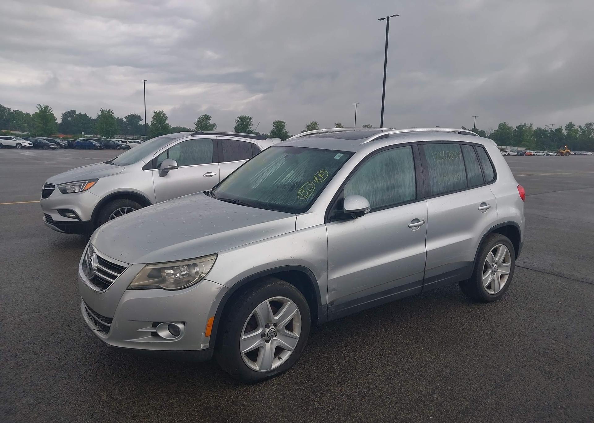 2010 VOLKSWAGEN TIGUAN SE