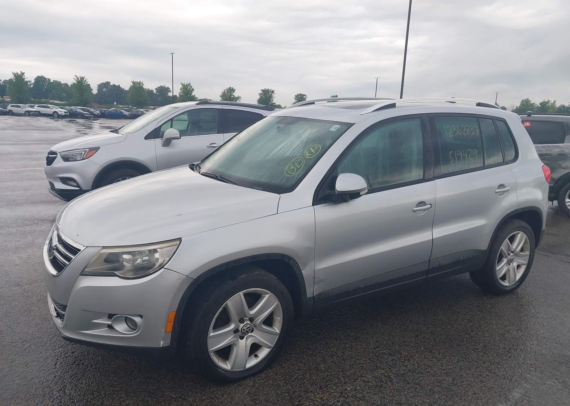2010 VOLKSWAGEN TIGUAN SE