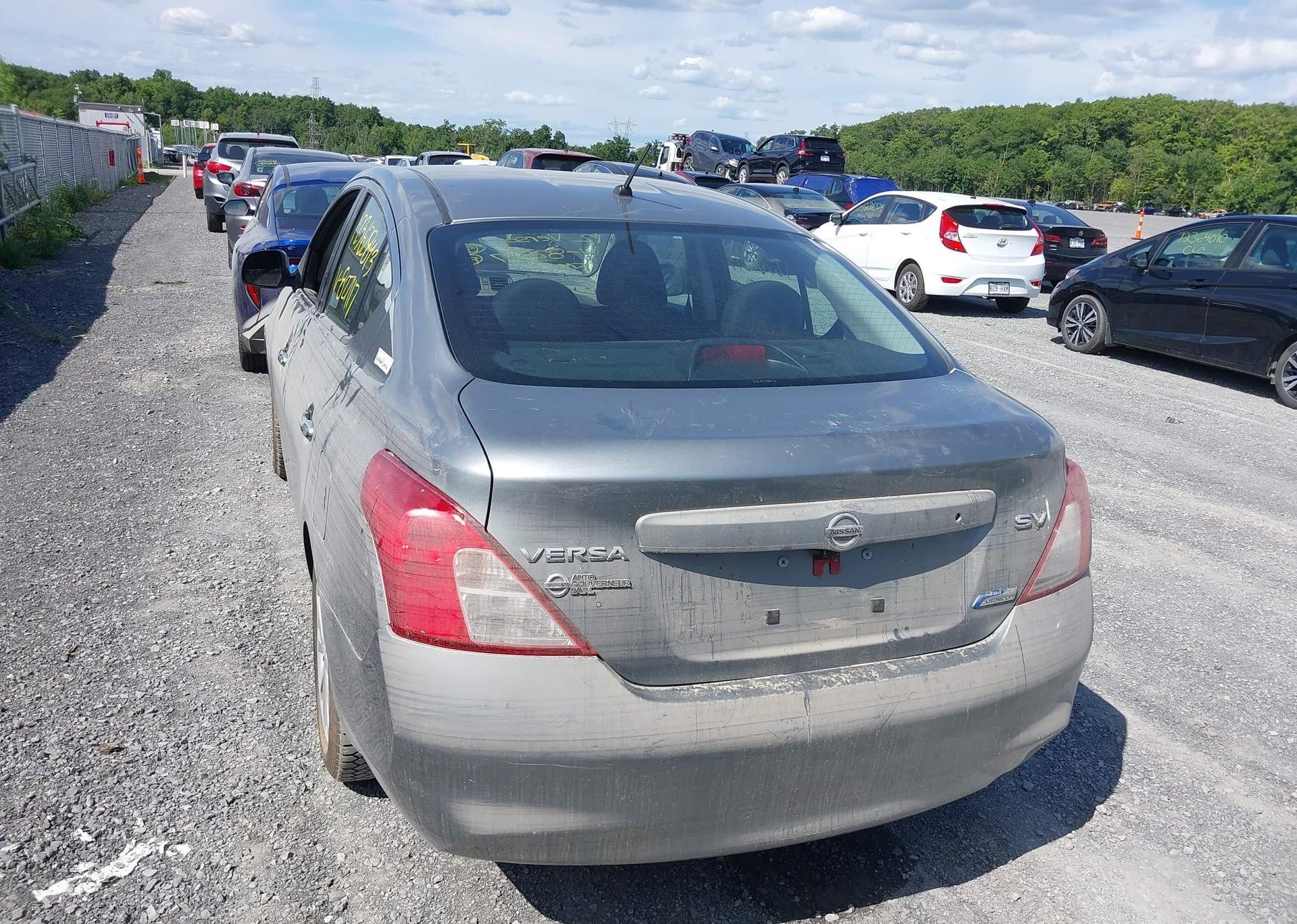 2012 NISSAN VERSA
