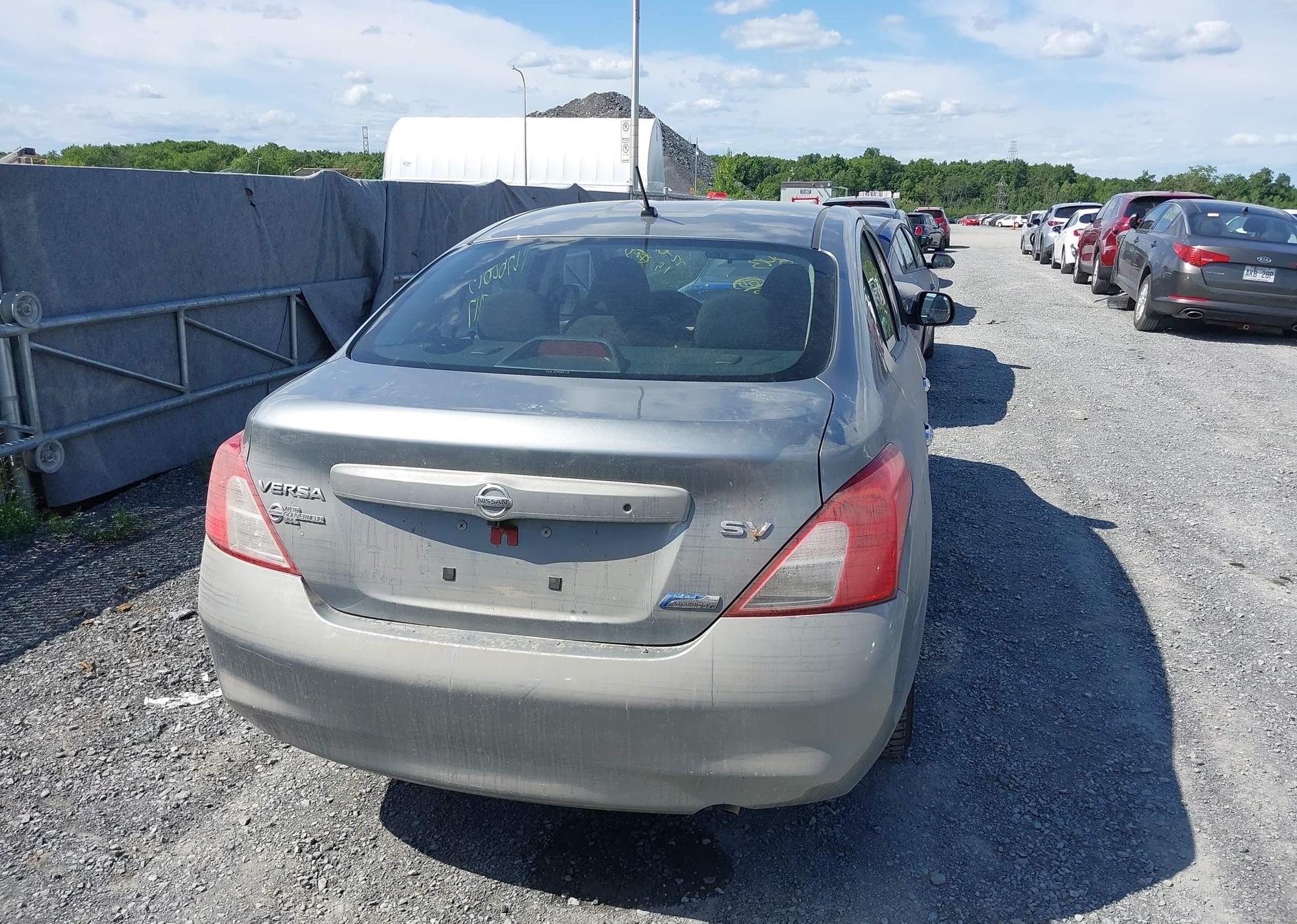 2012 NISSAN VERSA