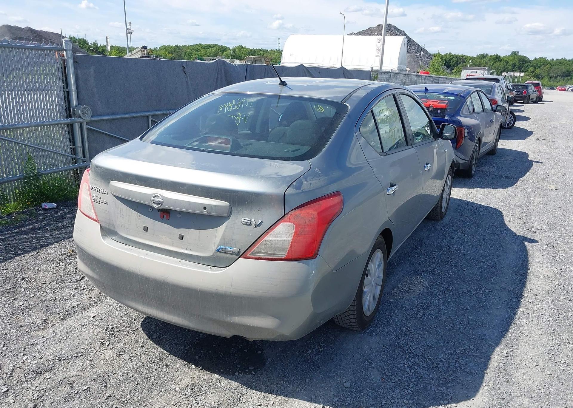 2012 NISSAN VERSA