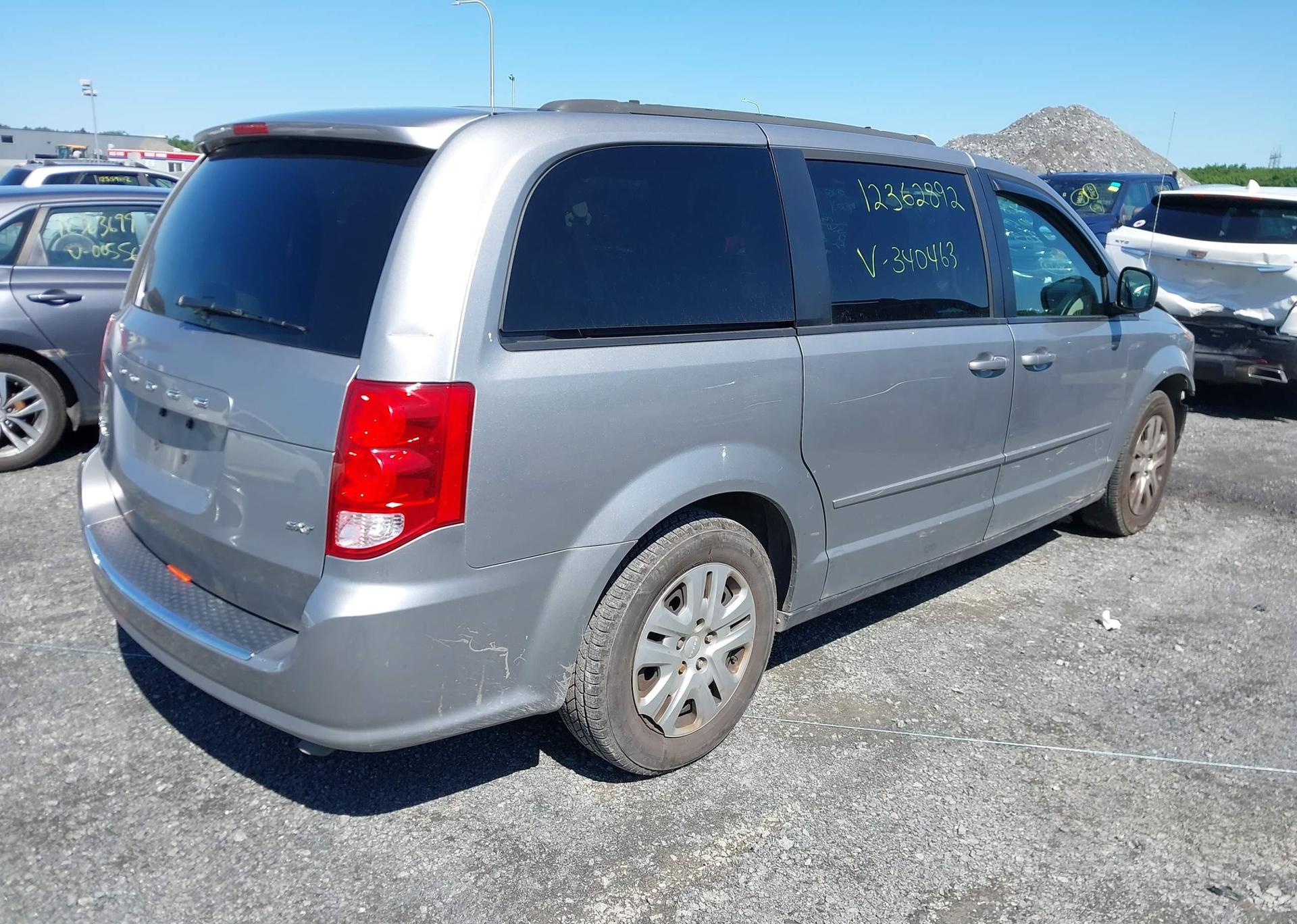 2016 DODGE GRAND CARAVAN SE