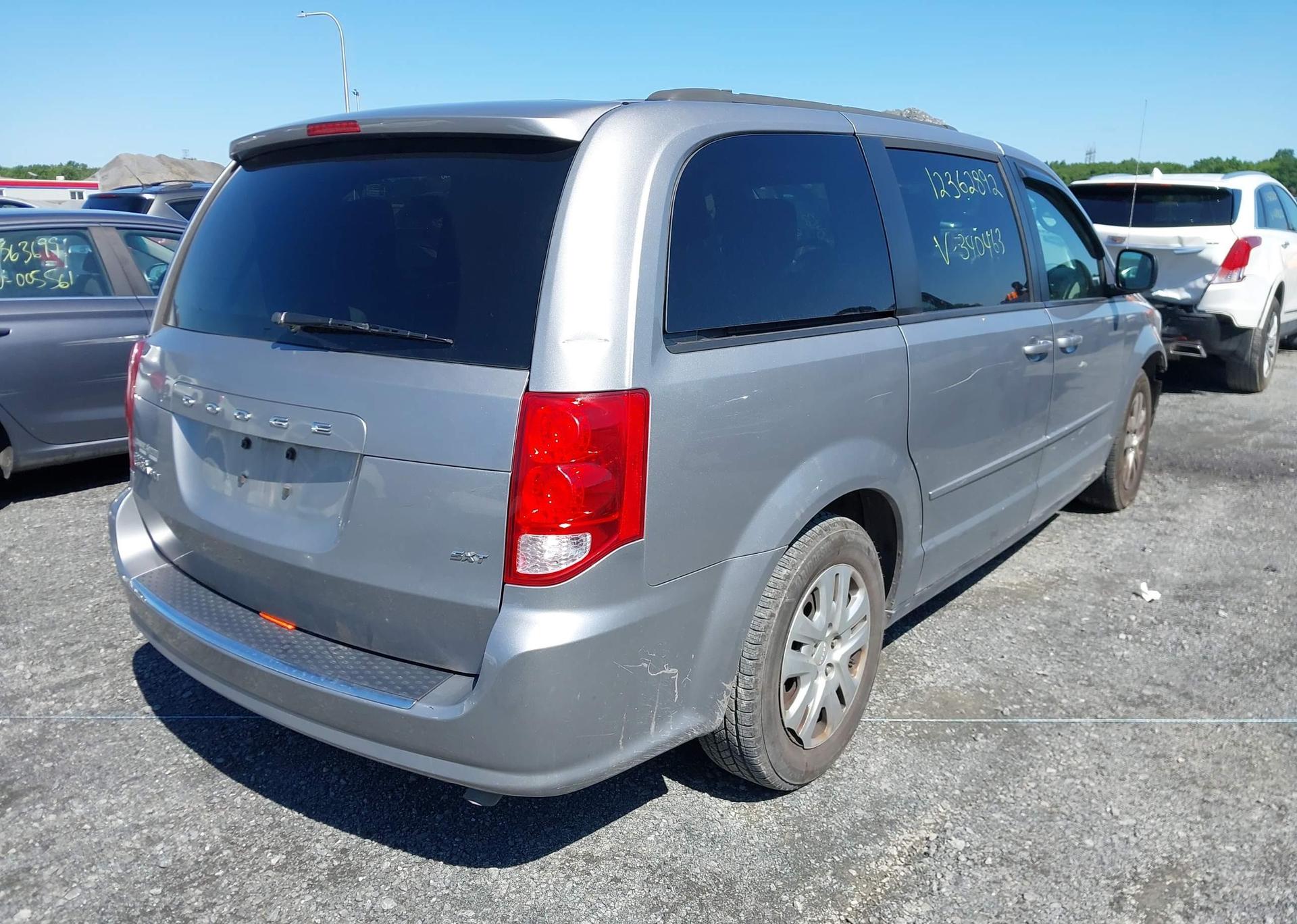2016 DODGE GRAND CARAVAN SE