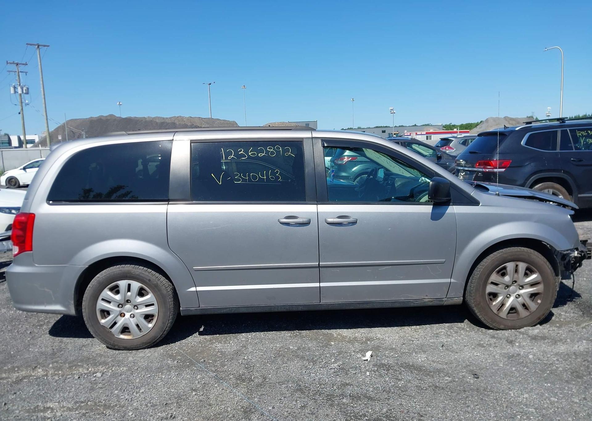 2016 DODGE GRAND CARAVAN SE