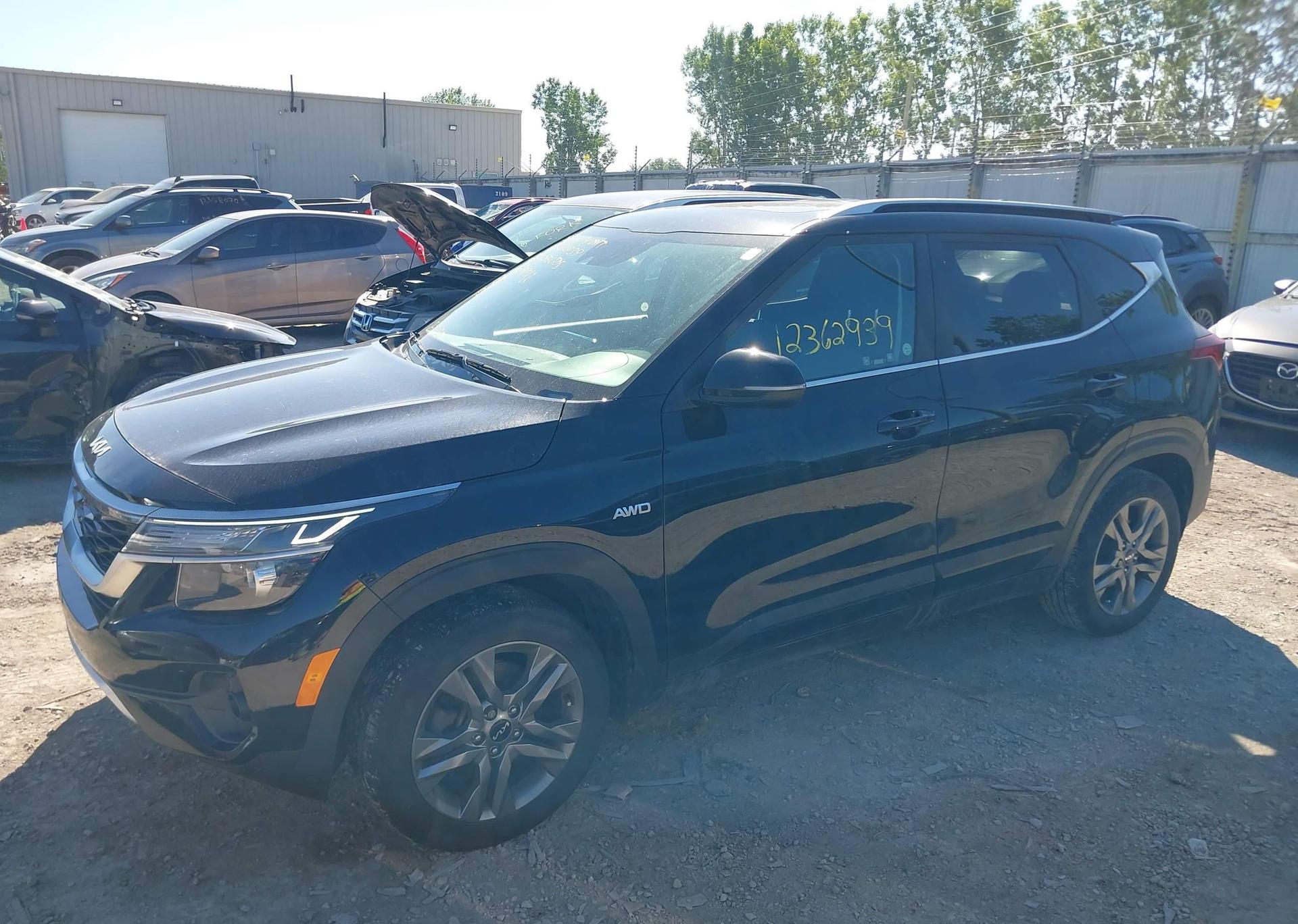 2022 KIA SELTOS EX
