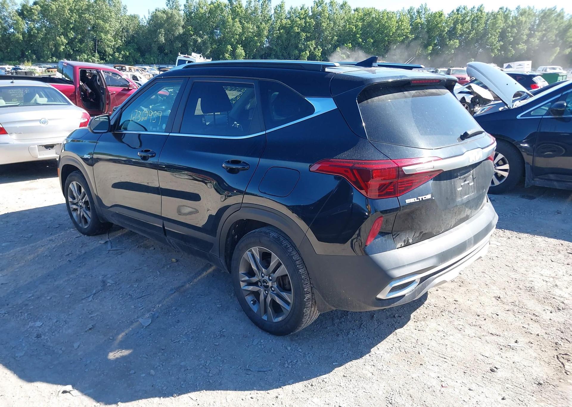 2022 KIA SELTOS EX
