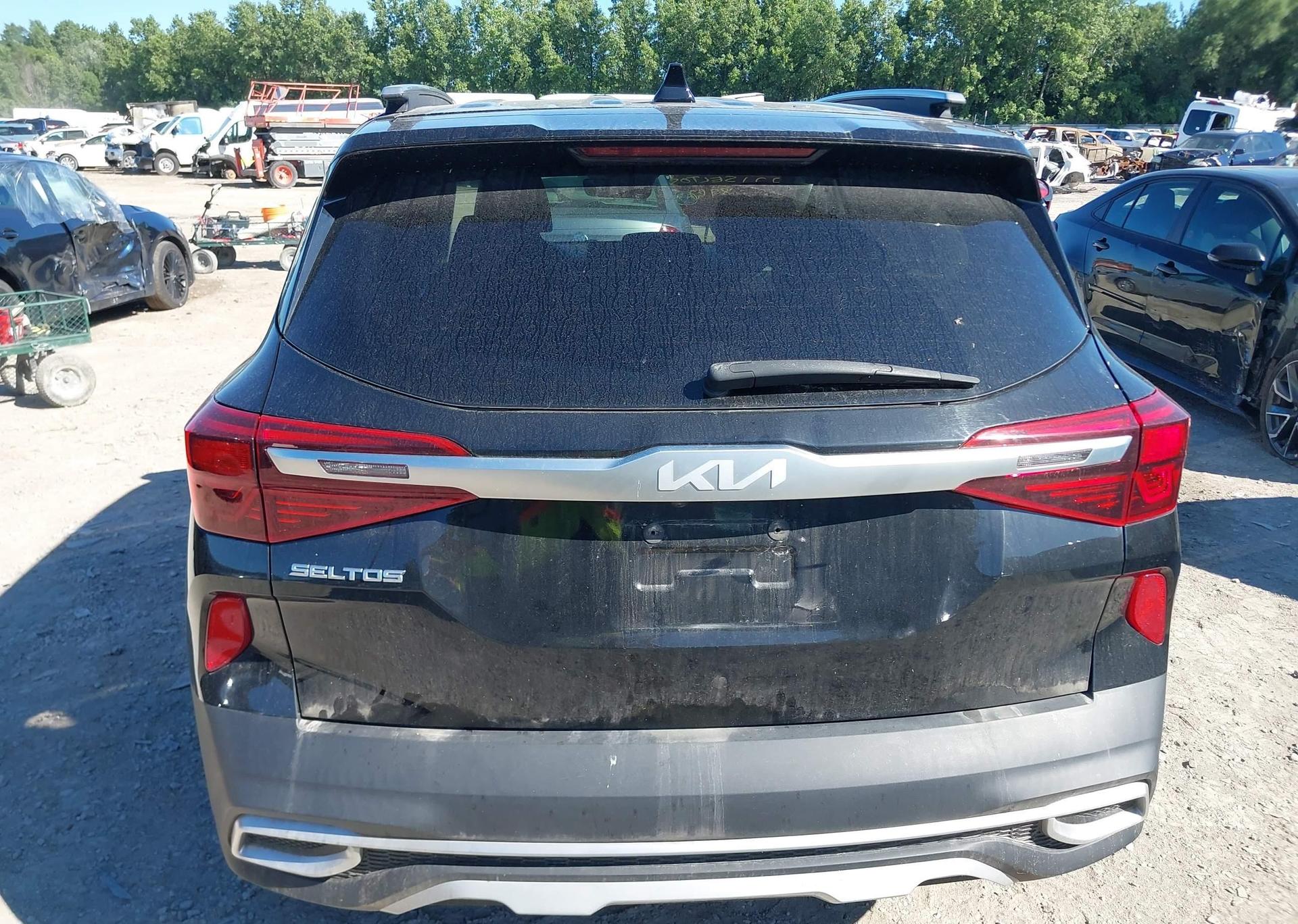 2022 KIA SELTOS EX