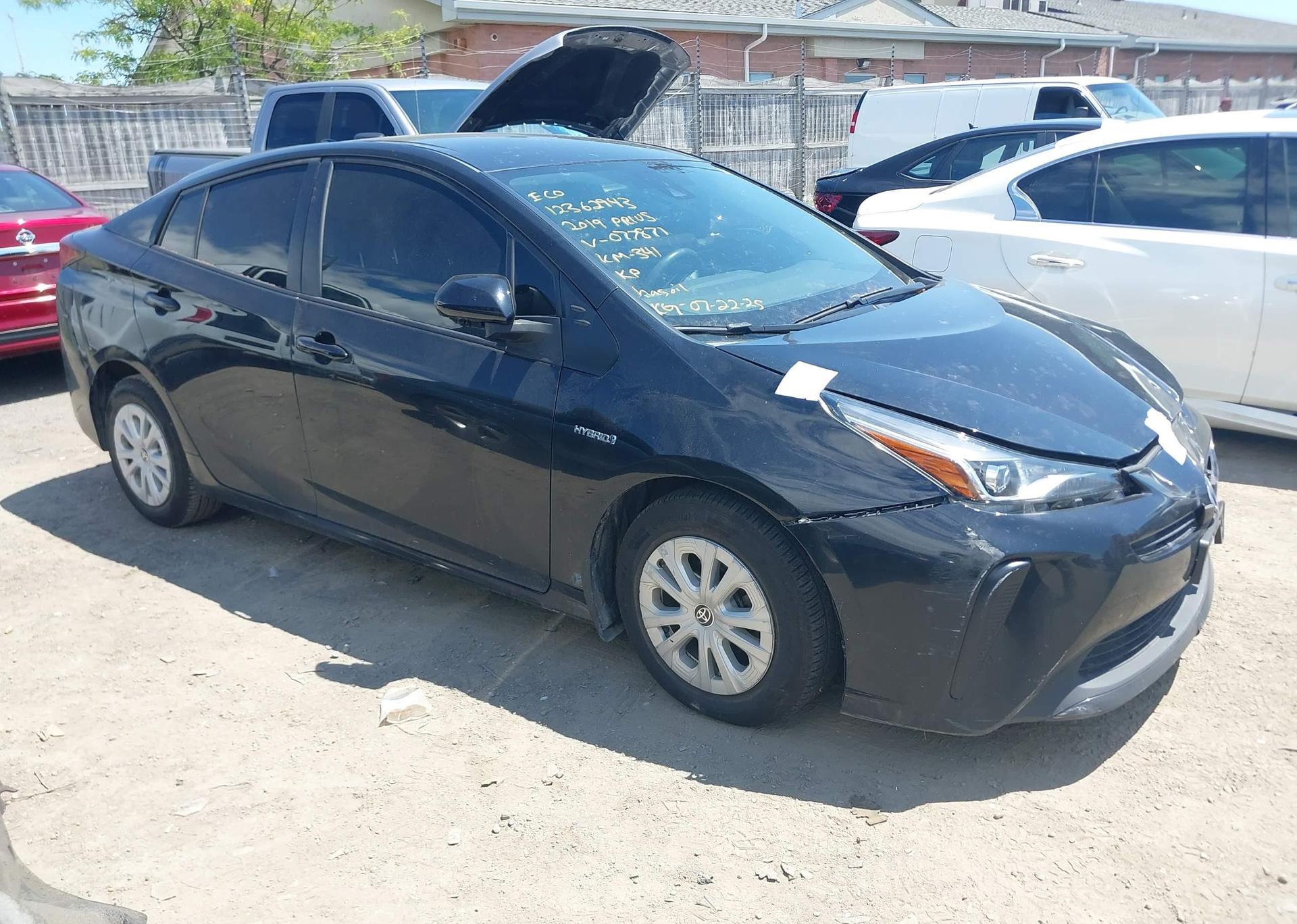 2019 TOYOTA PRIUS