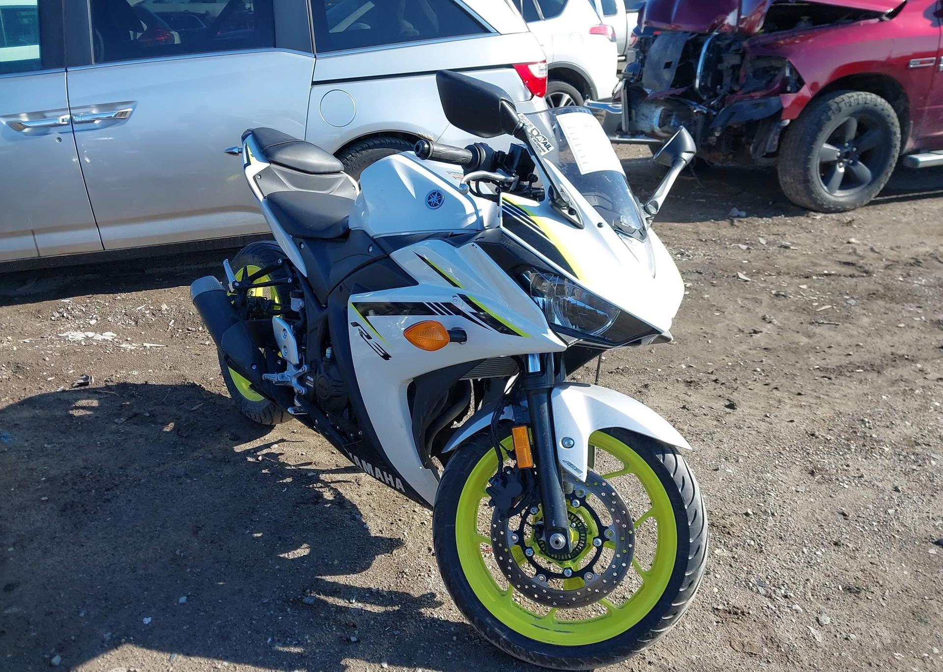 2018 YAMAHA YZFR3 A