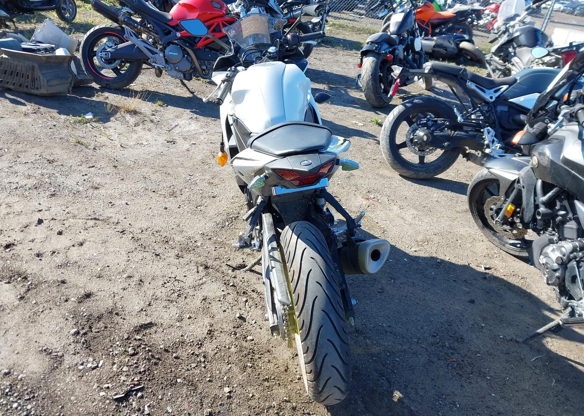 2018 YAMAHA YZFR3 A