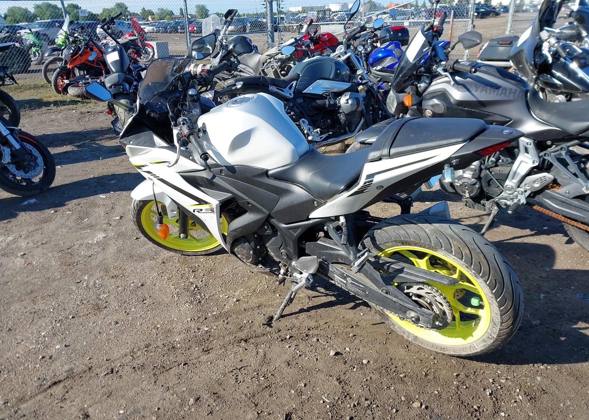 2018 YAMAHA YZFR3 A