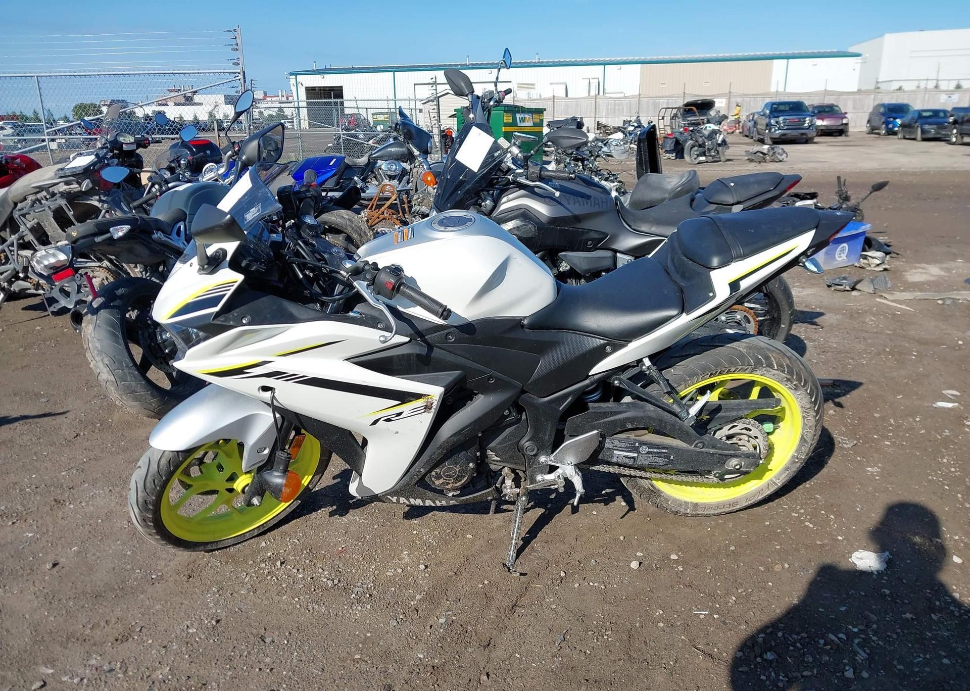 2018 YAMAHA YZFR3 A