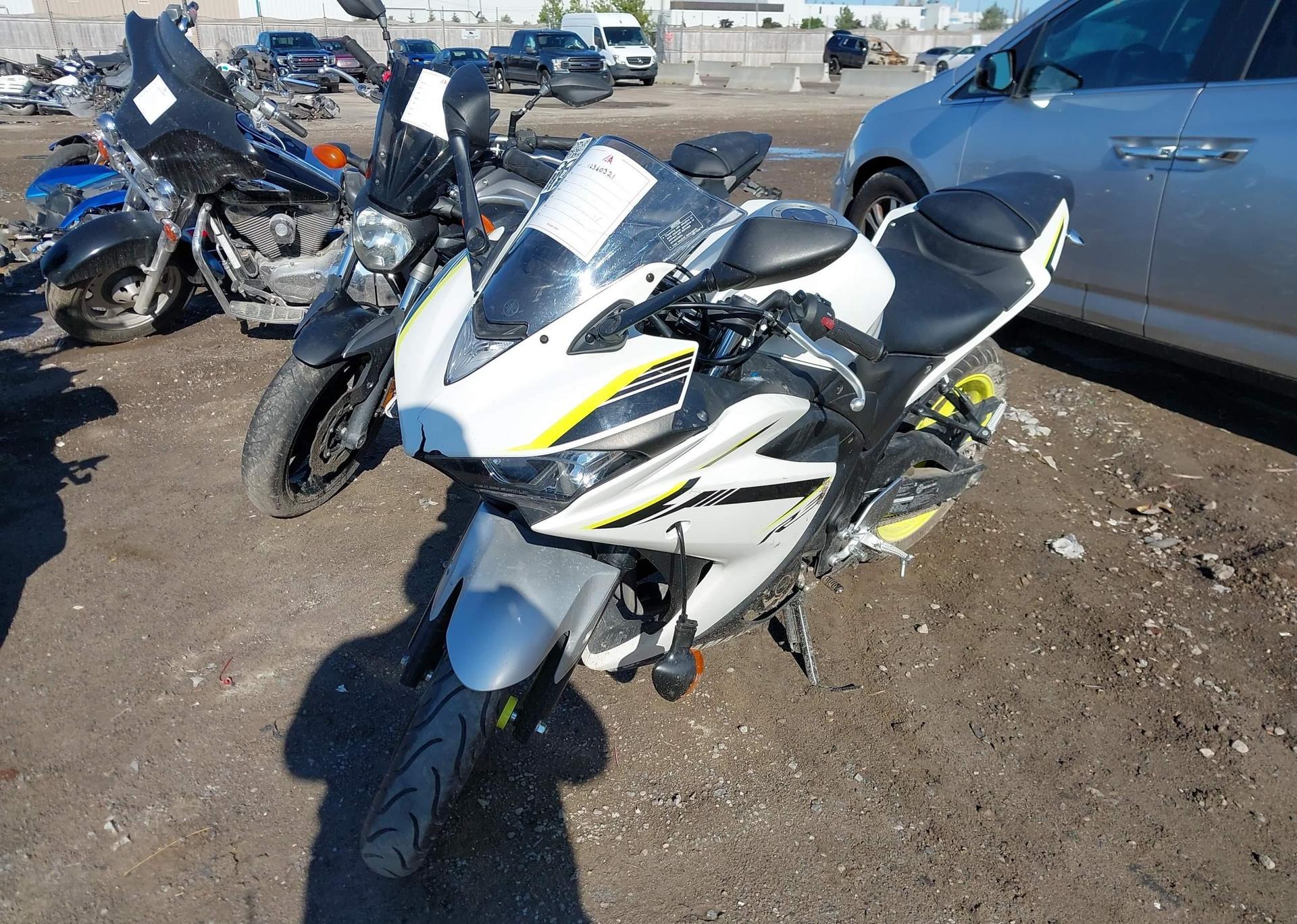 2018 YAMAHA YZFR3 A