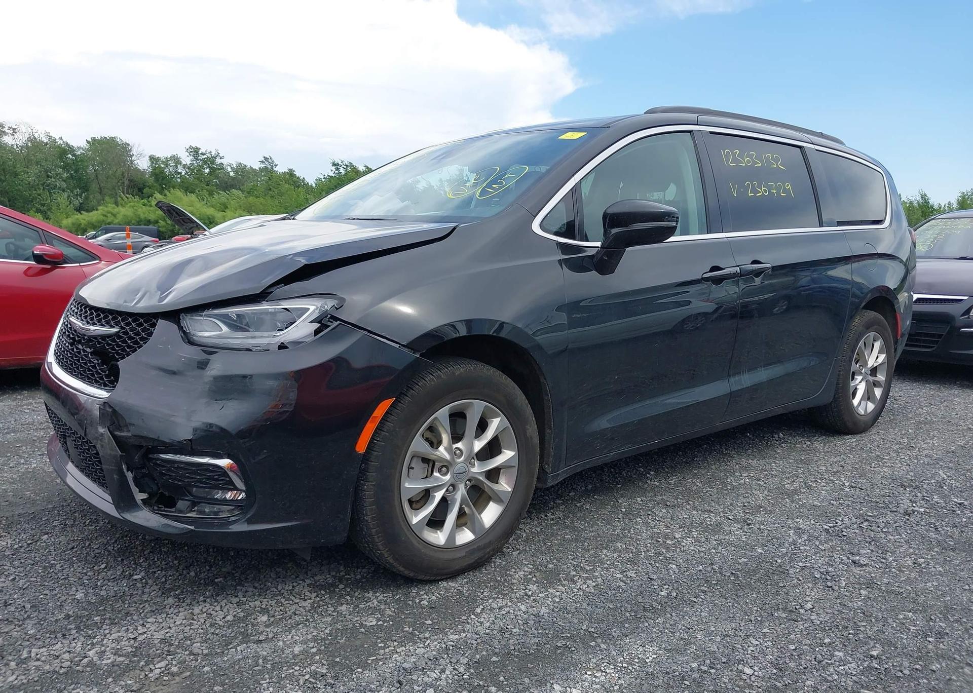2022 CHRYSLER PACIFICA TOURING L