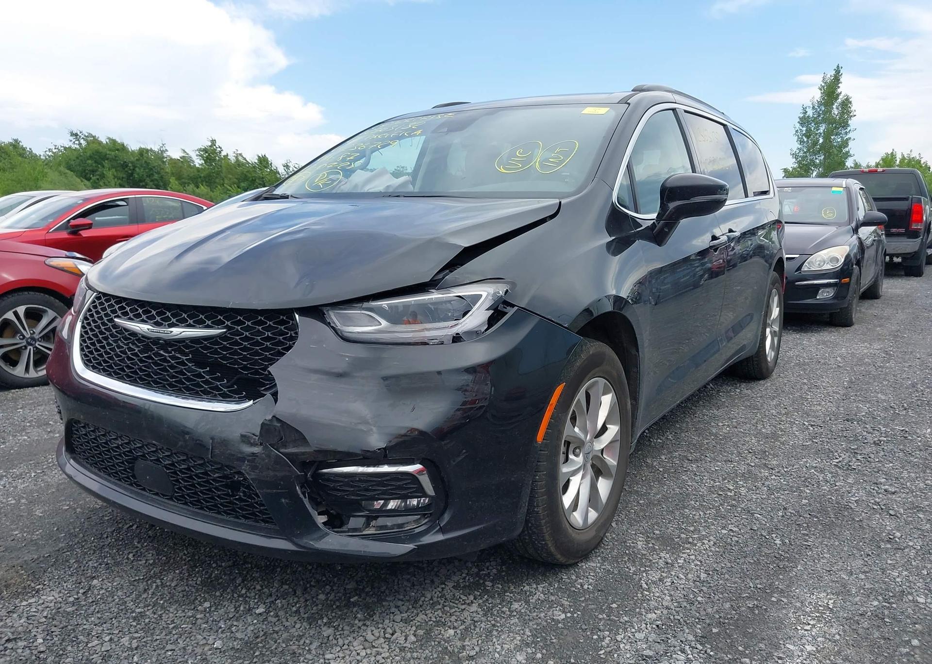 2022 CHRYSLER PACIFICA TOURING L