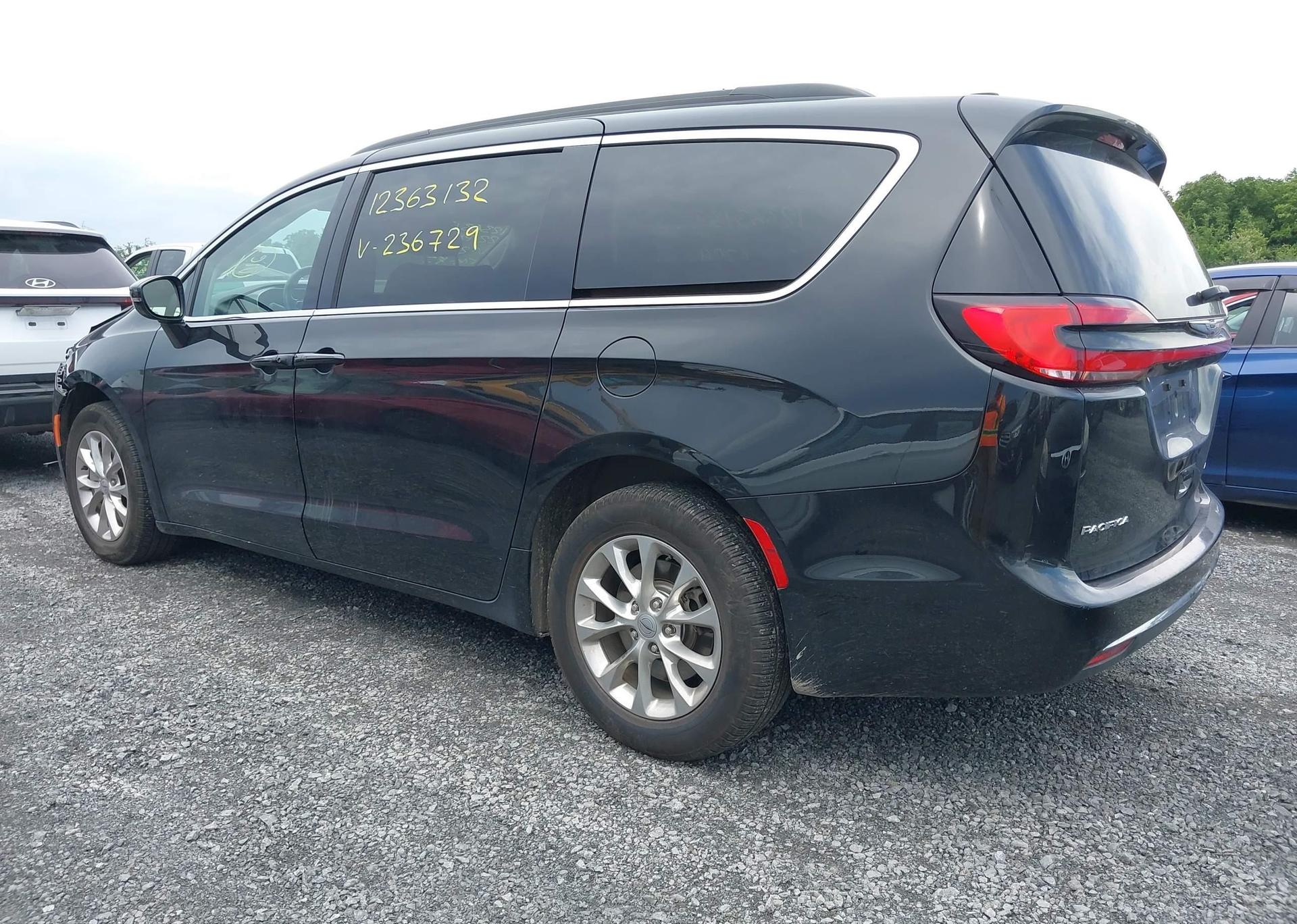 2022 CHRYSLER PACIFICA TOURING L