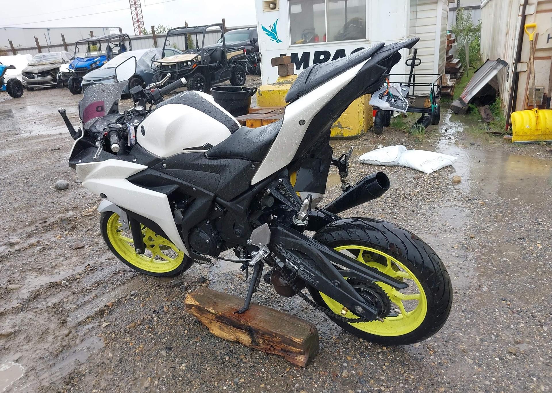 2018 YAMAHA YZFR3 A