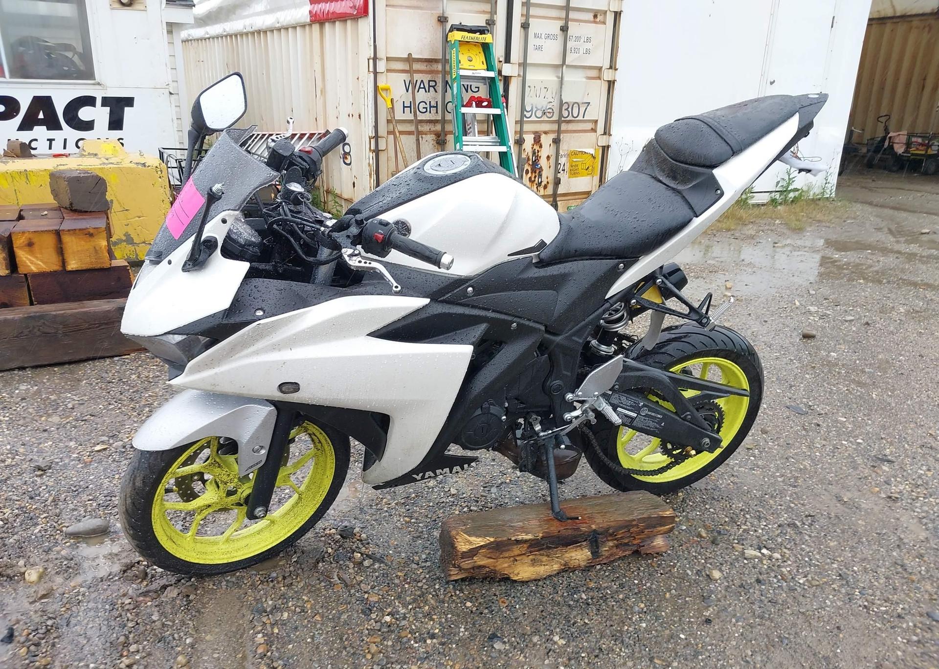 2018 YAMAHA YZFR3 A