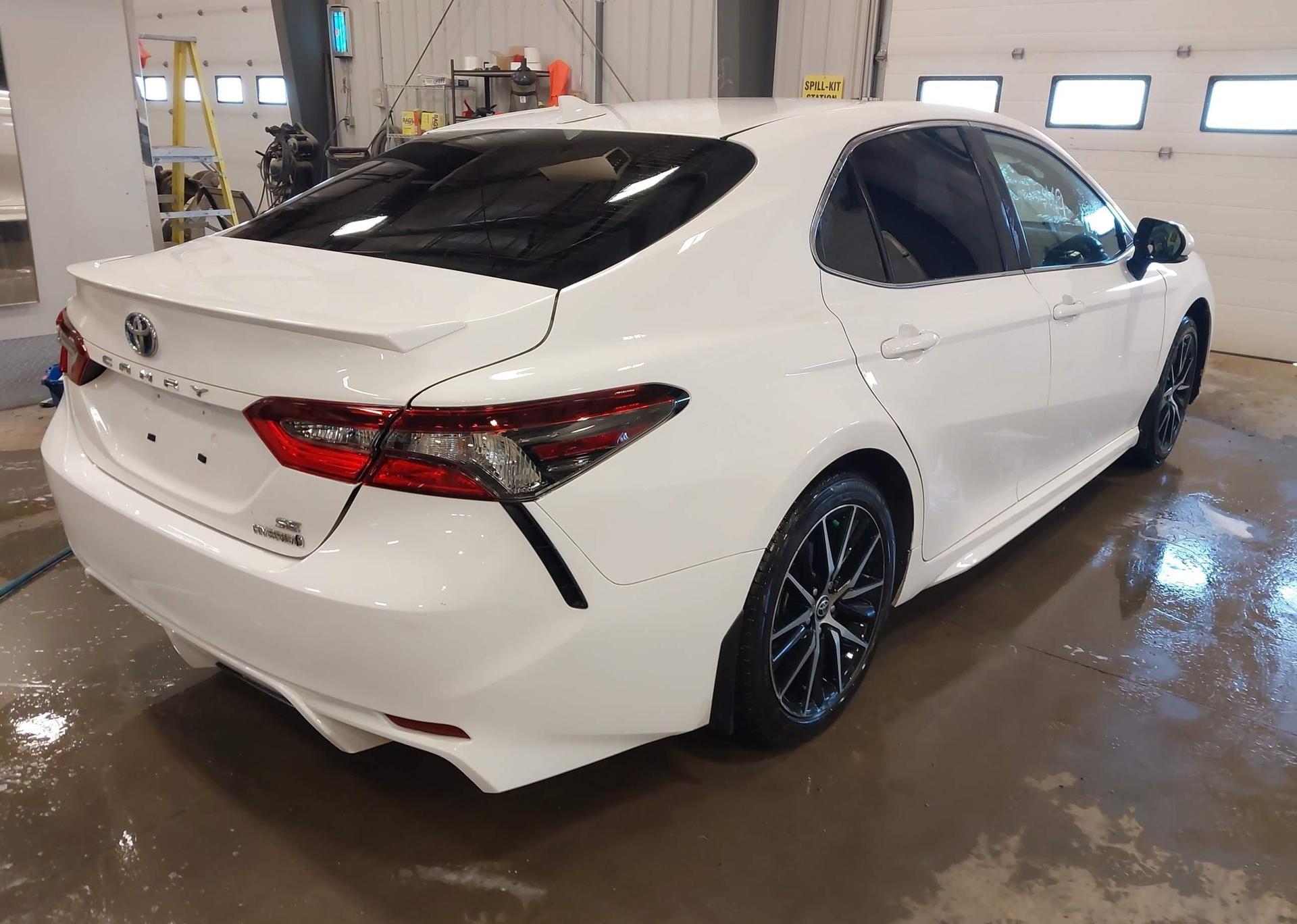 2023 TOYOTA CAMRY XLE