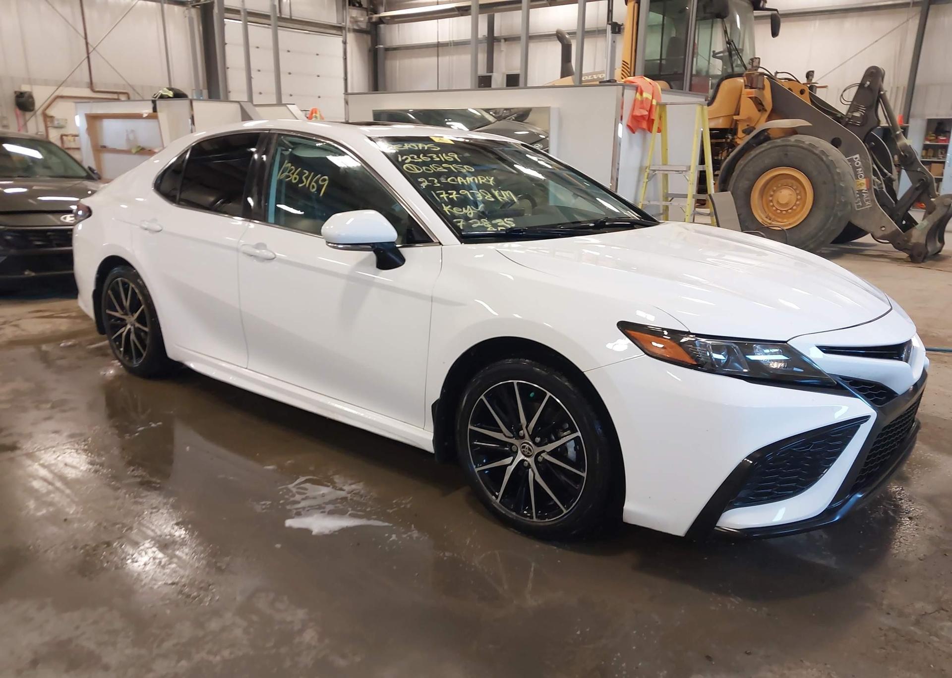 2023 TOYOTA CAMRY XLE