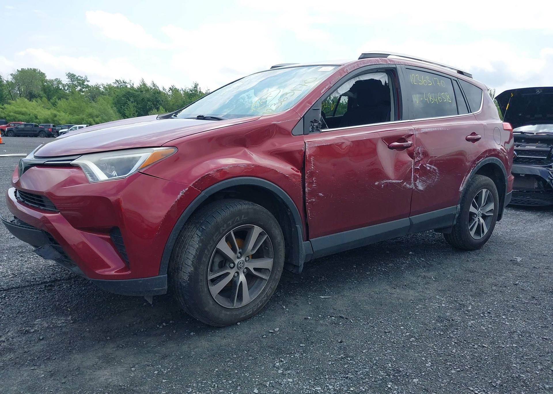 2018 TOYOTA RAV4 LE