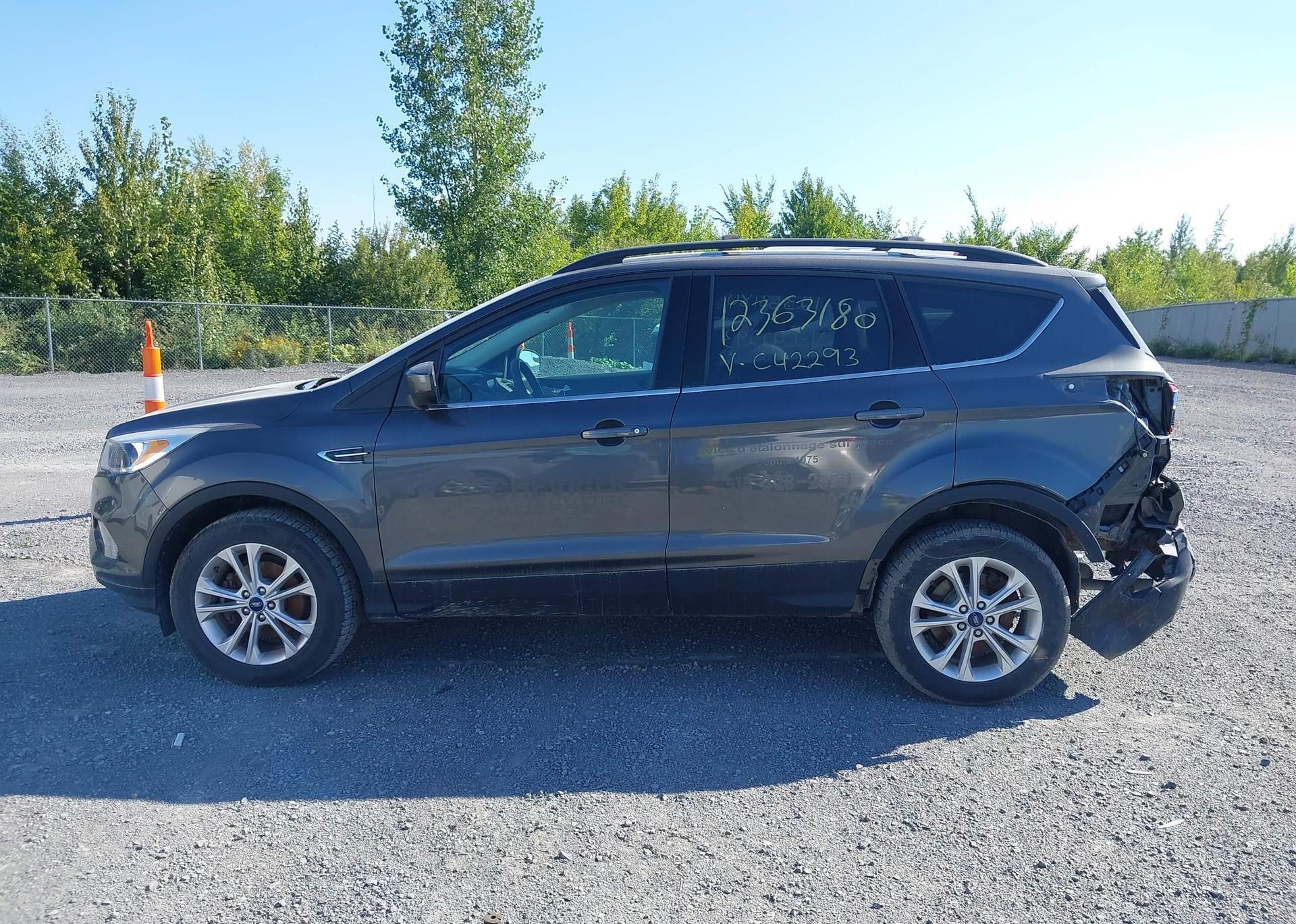 2018 FORD ESCAPE SE