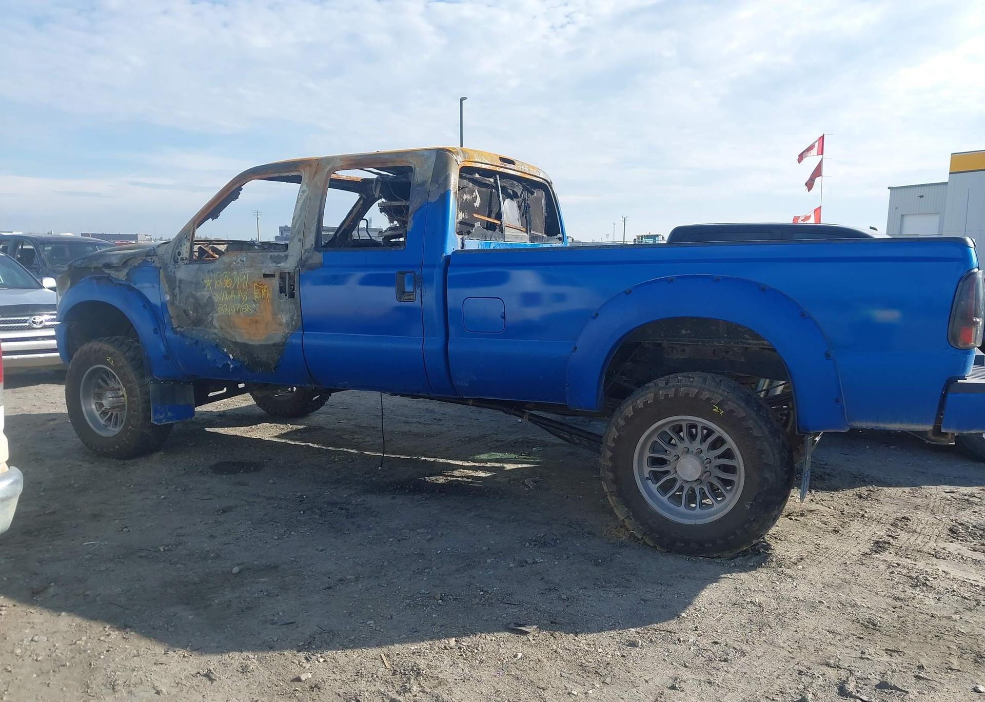 2011 FORD F-350 LARIAT