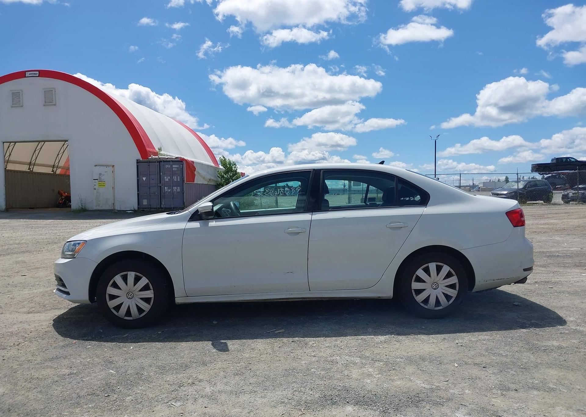 2015 VOLKSWAGEN JETTA 2.0L TRENDLINE