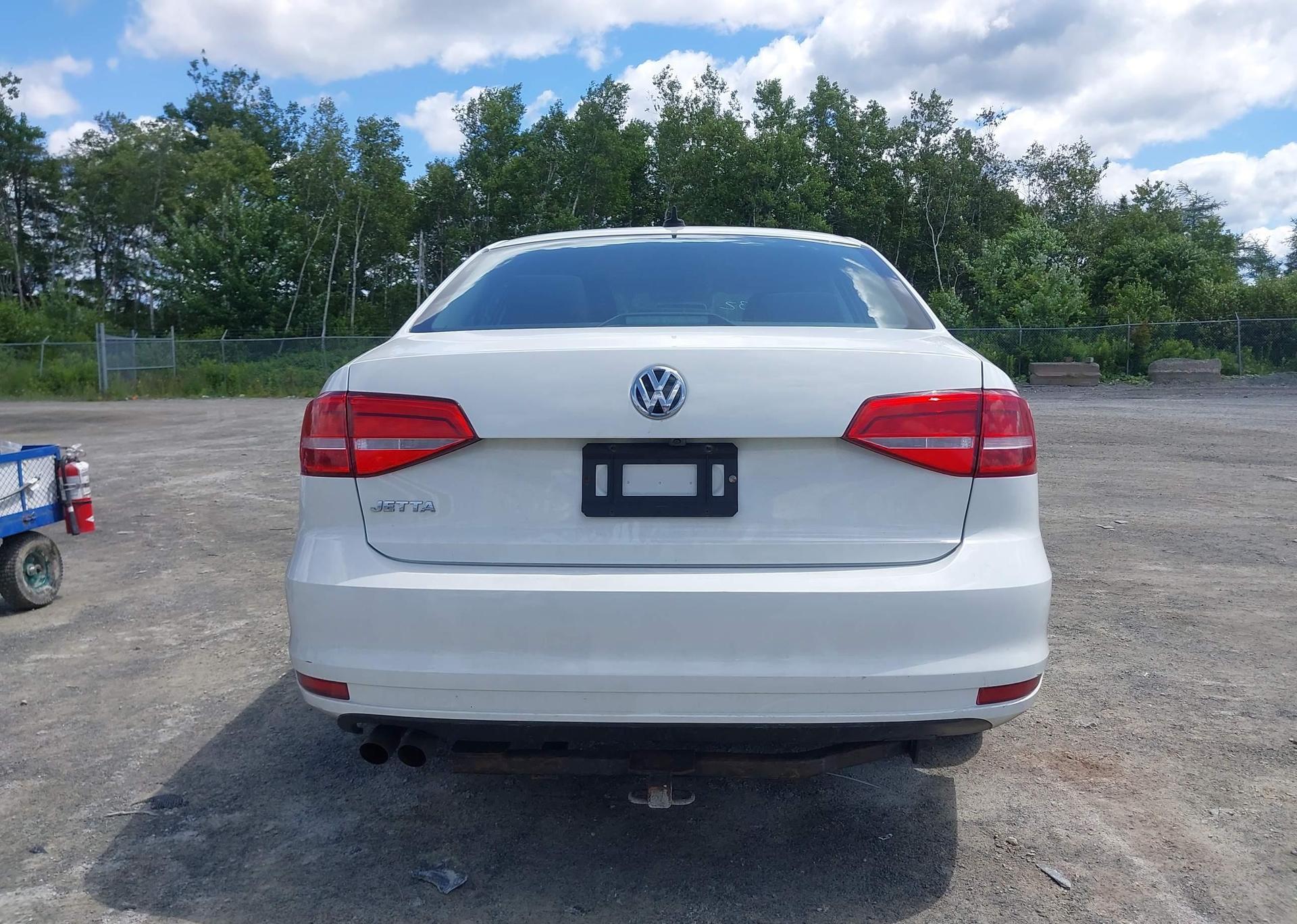 2015 VOLKSWAGEN JETTA 2.0L TRENDLINE