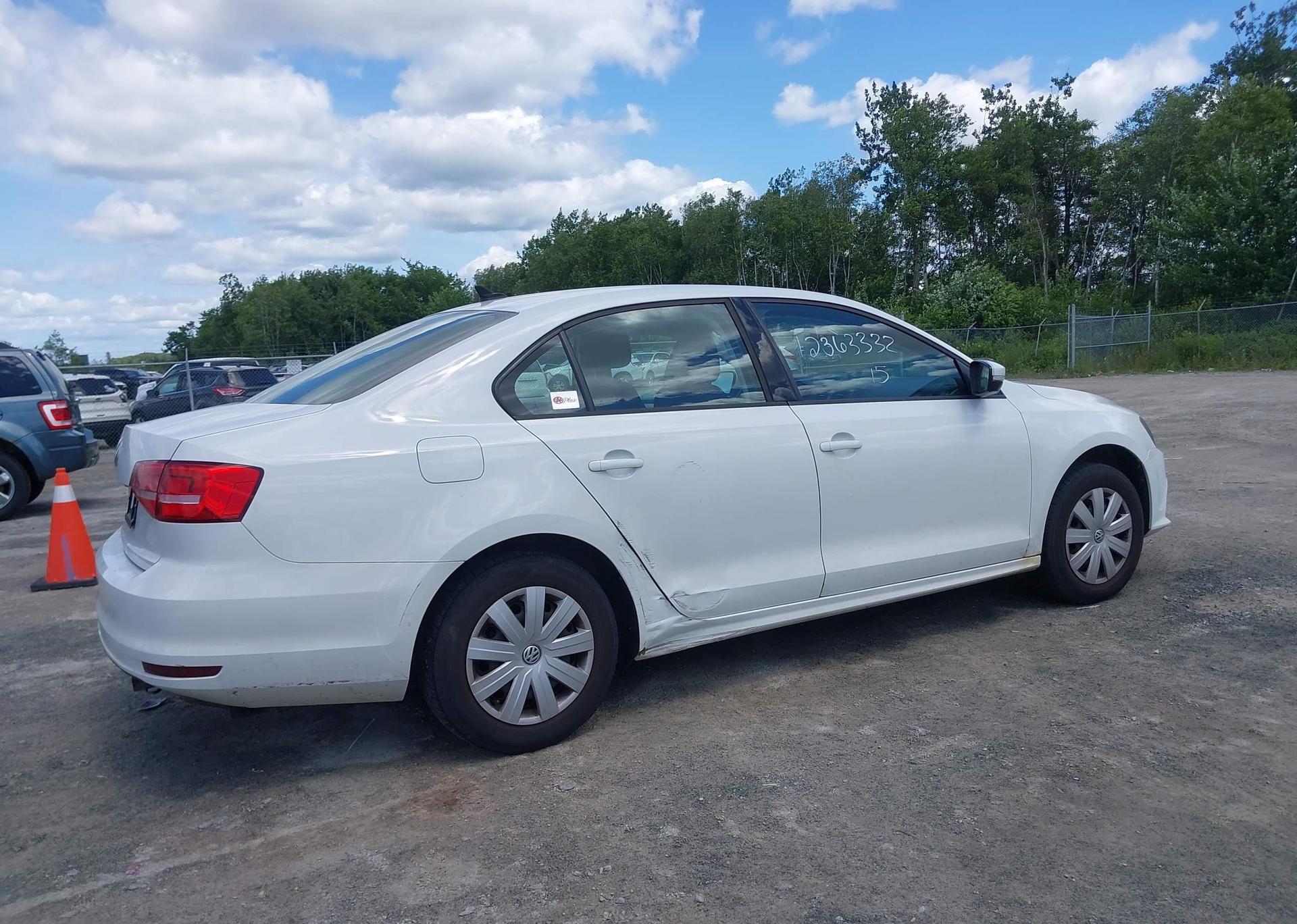 2015 VOLKSWAGEN JETTA 2.0L TRENDLINE