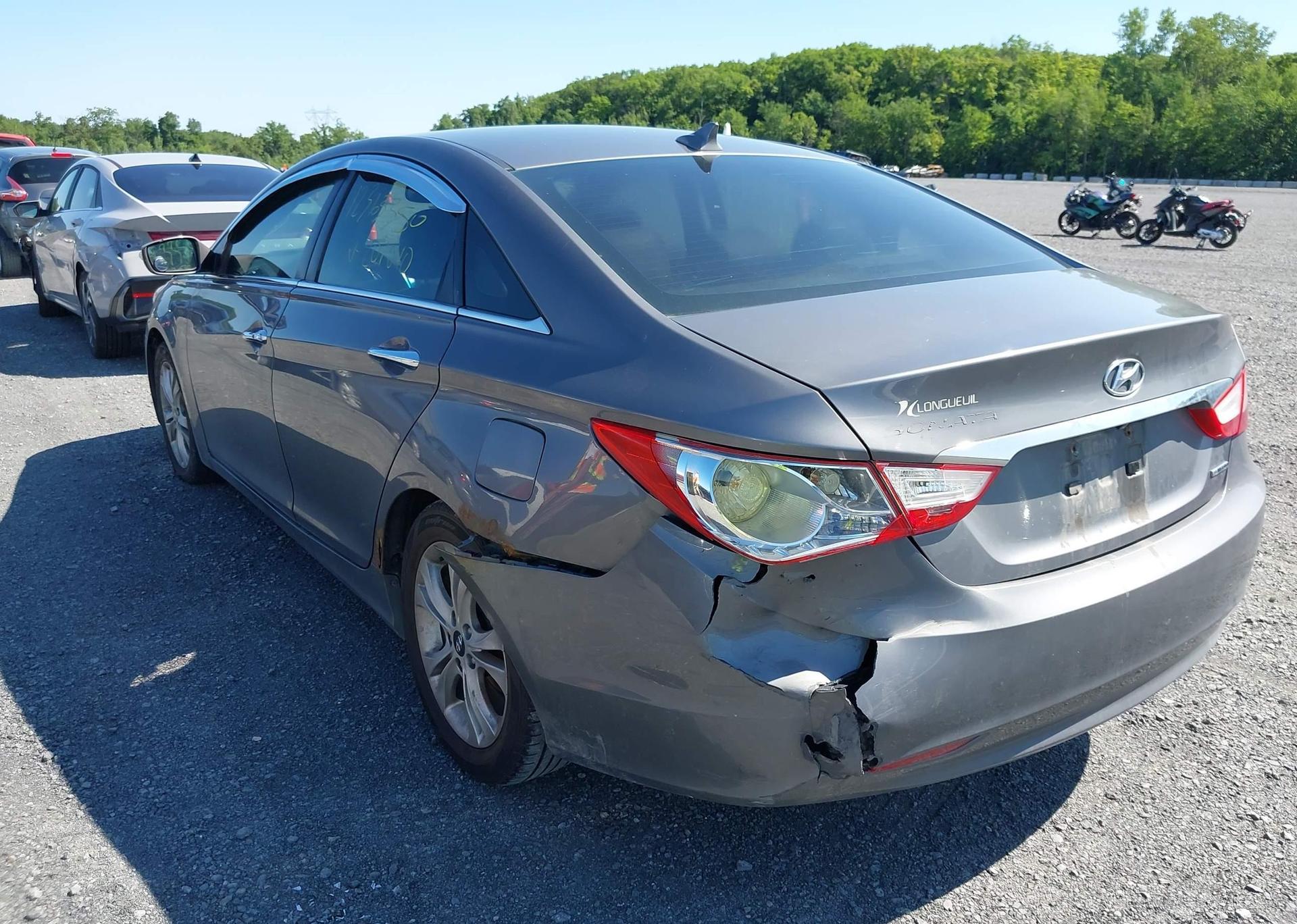 2011 HYUNDAI SONATA SE