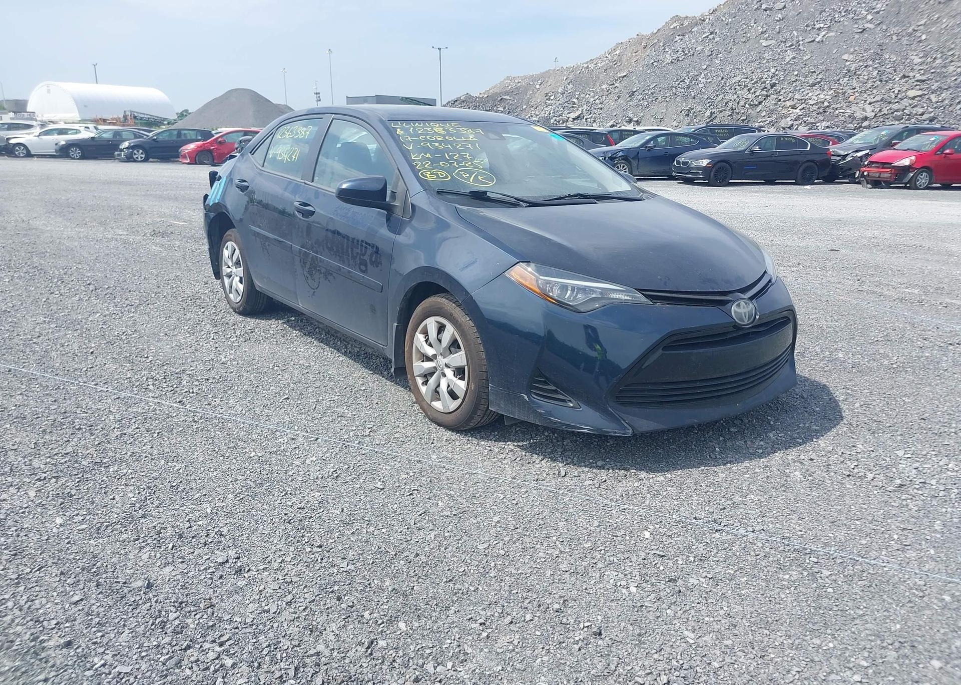 2017 TOYOTA COROLLA LE