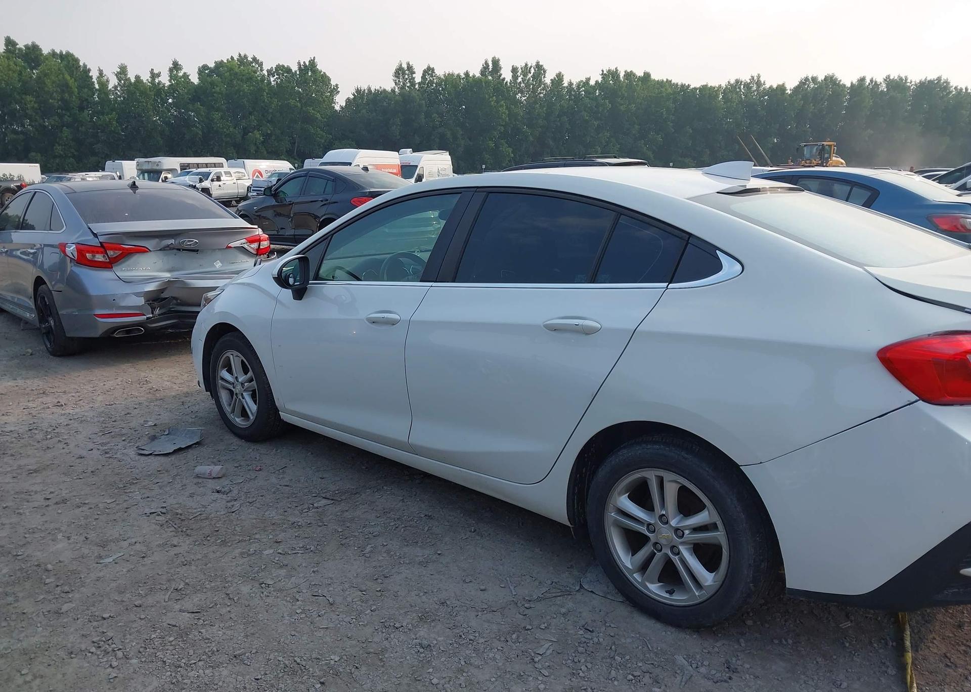 2017 CHEVROLET CRUZE