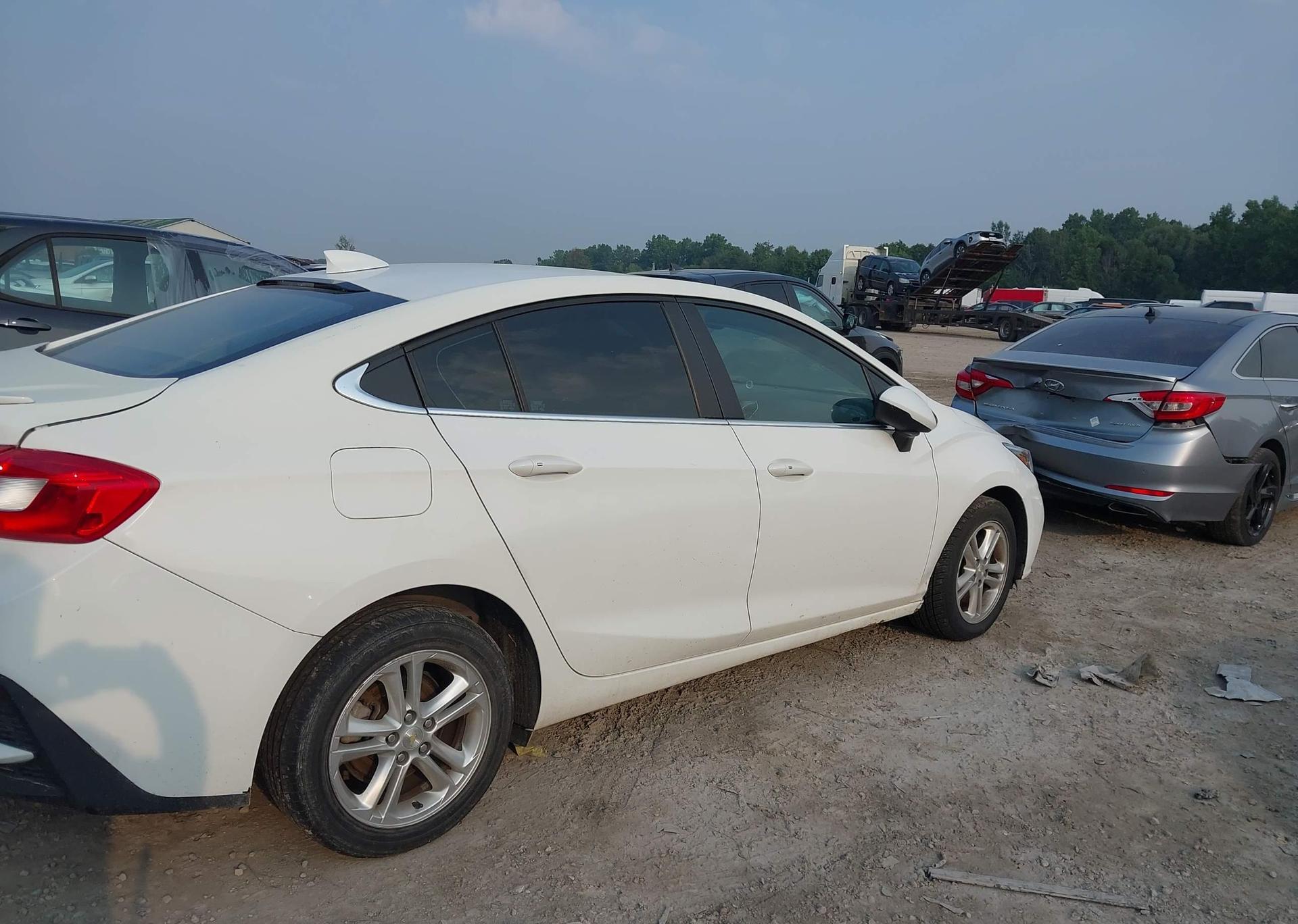 2017 CHEVROLET CRUZE